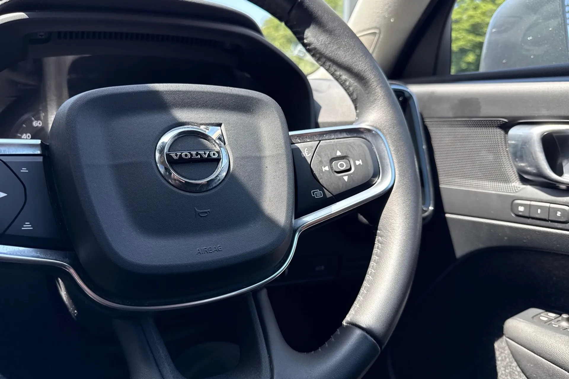 Volvo XC40 thumbnail image number 37