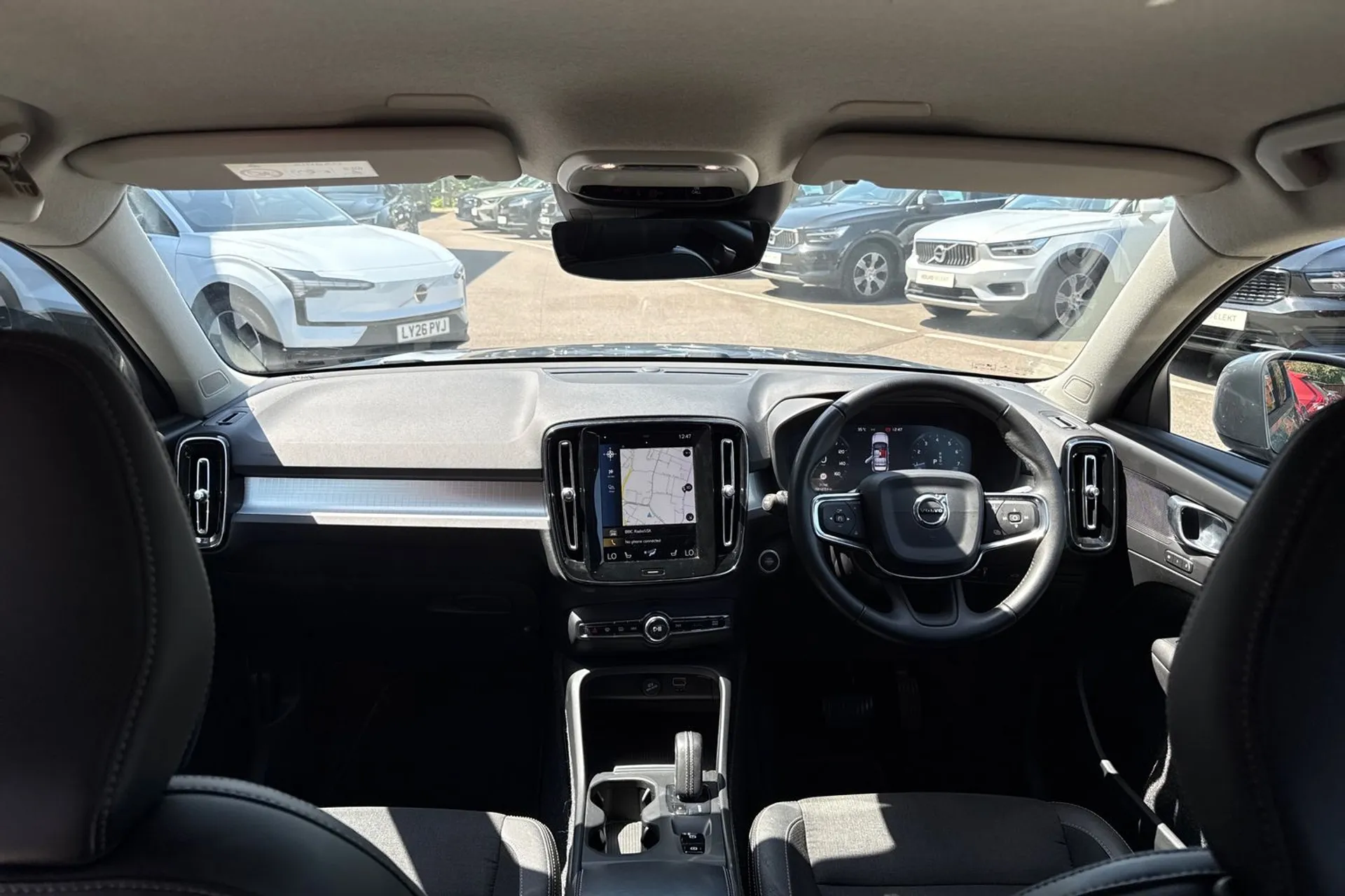 Volvo XC40 thumbnail image number 3