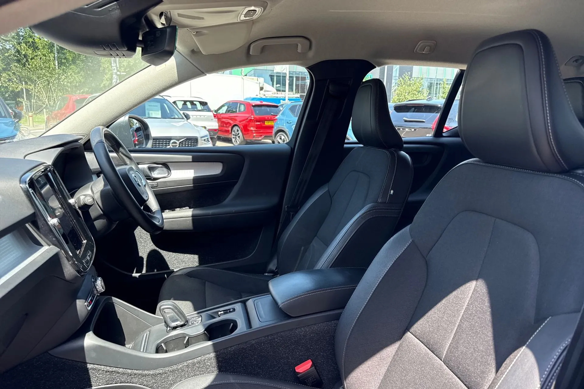 Volvo XC40 thumbnail image number 28