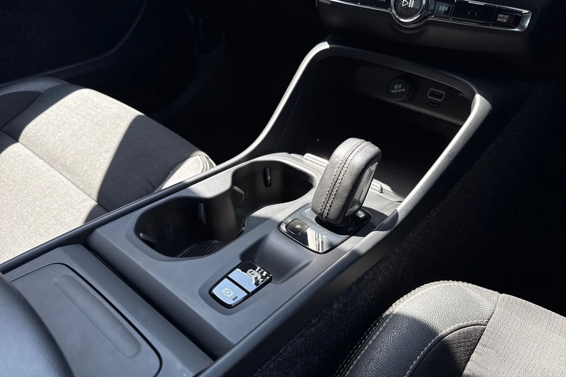 Volvo XC40 thumbnail image number 43