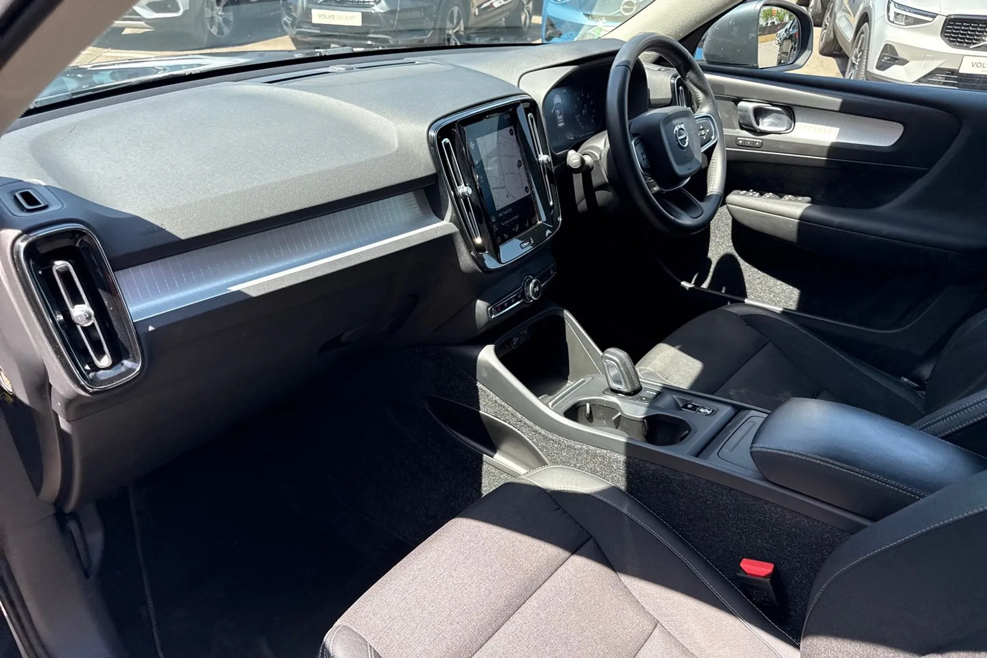 Volvo XC40 thumbnail image number 27