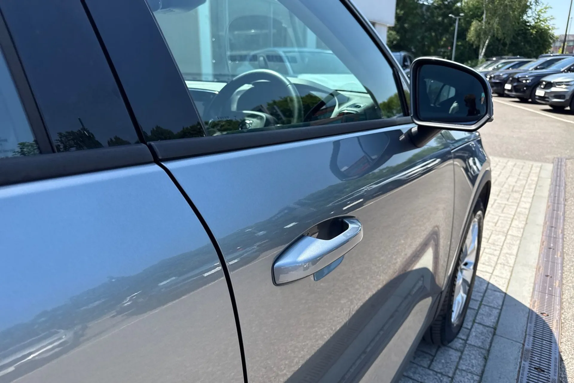 Volvo XC40 thumbnail image number 17
