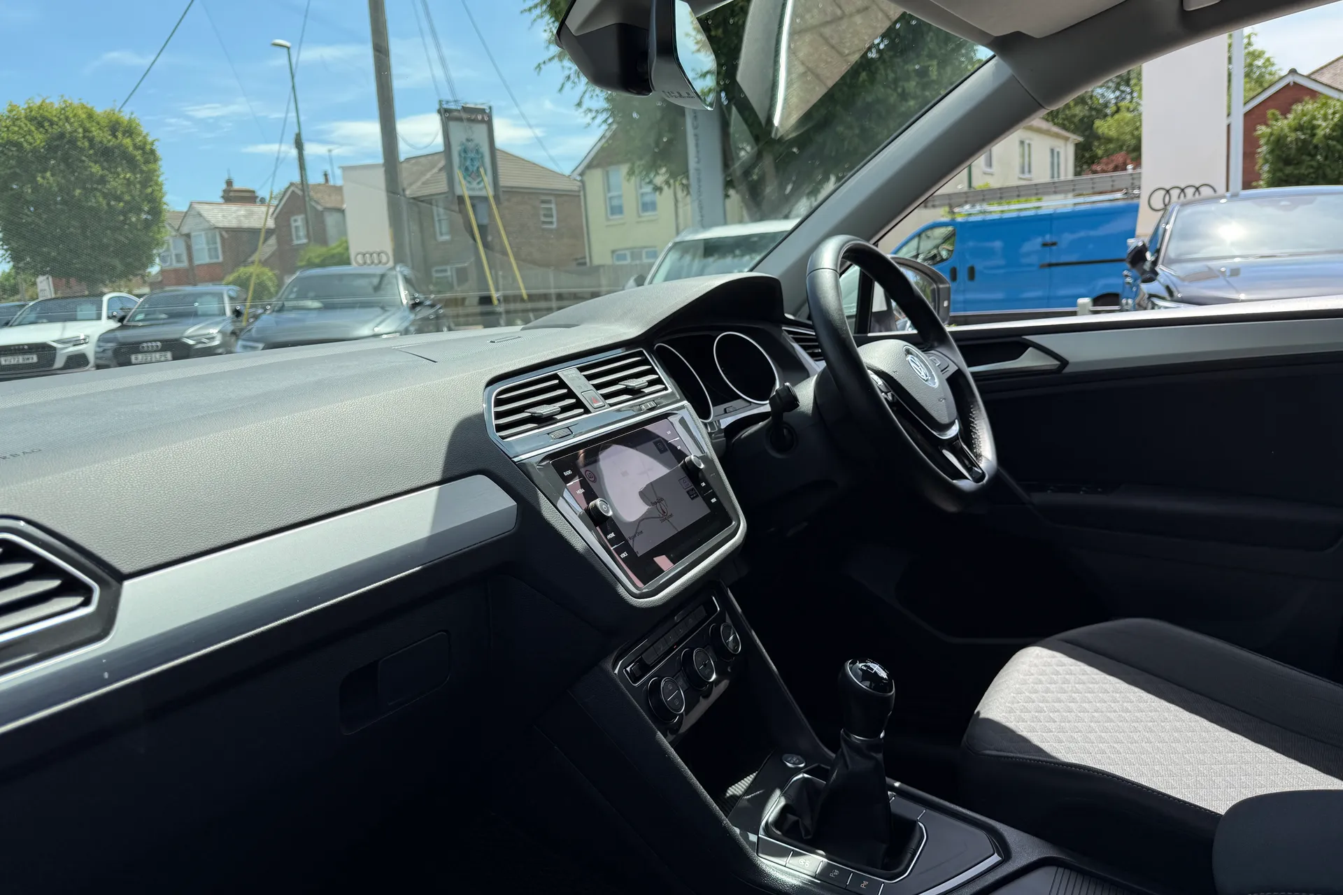 VOLKSWAGEN TIGUAN thumbnail image number 23