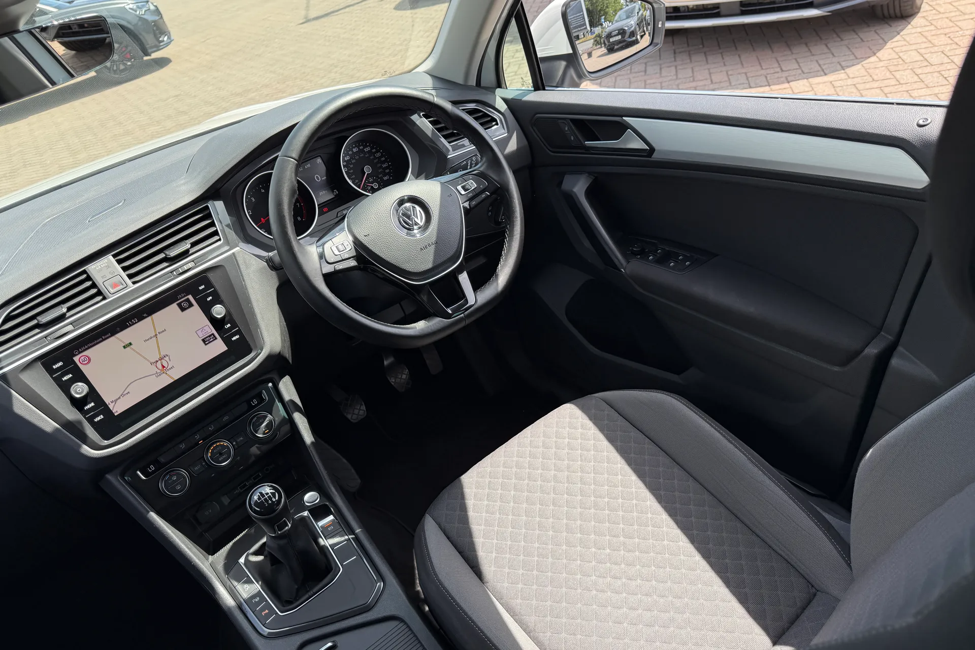 VOLKSWAGEN TIGUAN thumbnail image number 36