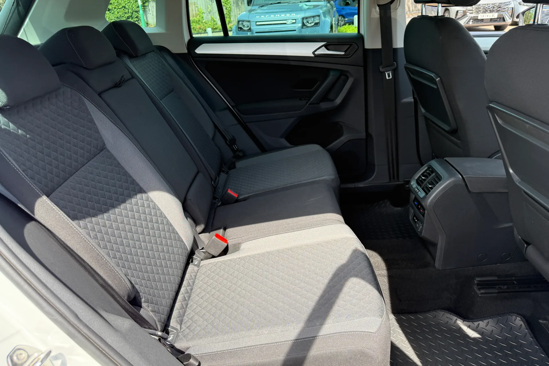 VOLKSWAGEN TIGUAN thumbnail image number 39