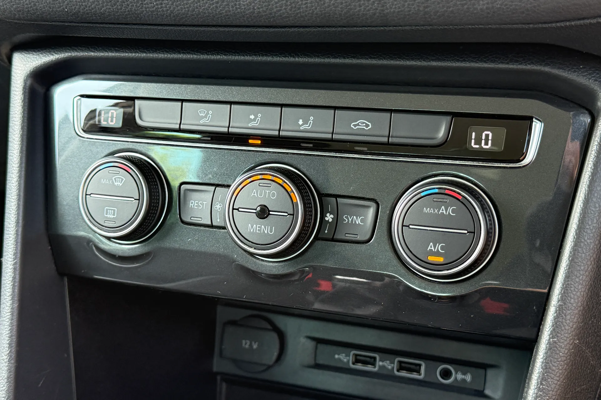 VOLKSWAGEN TIGUAN thumbnail image number 12