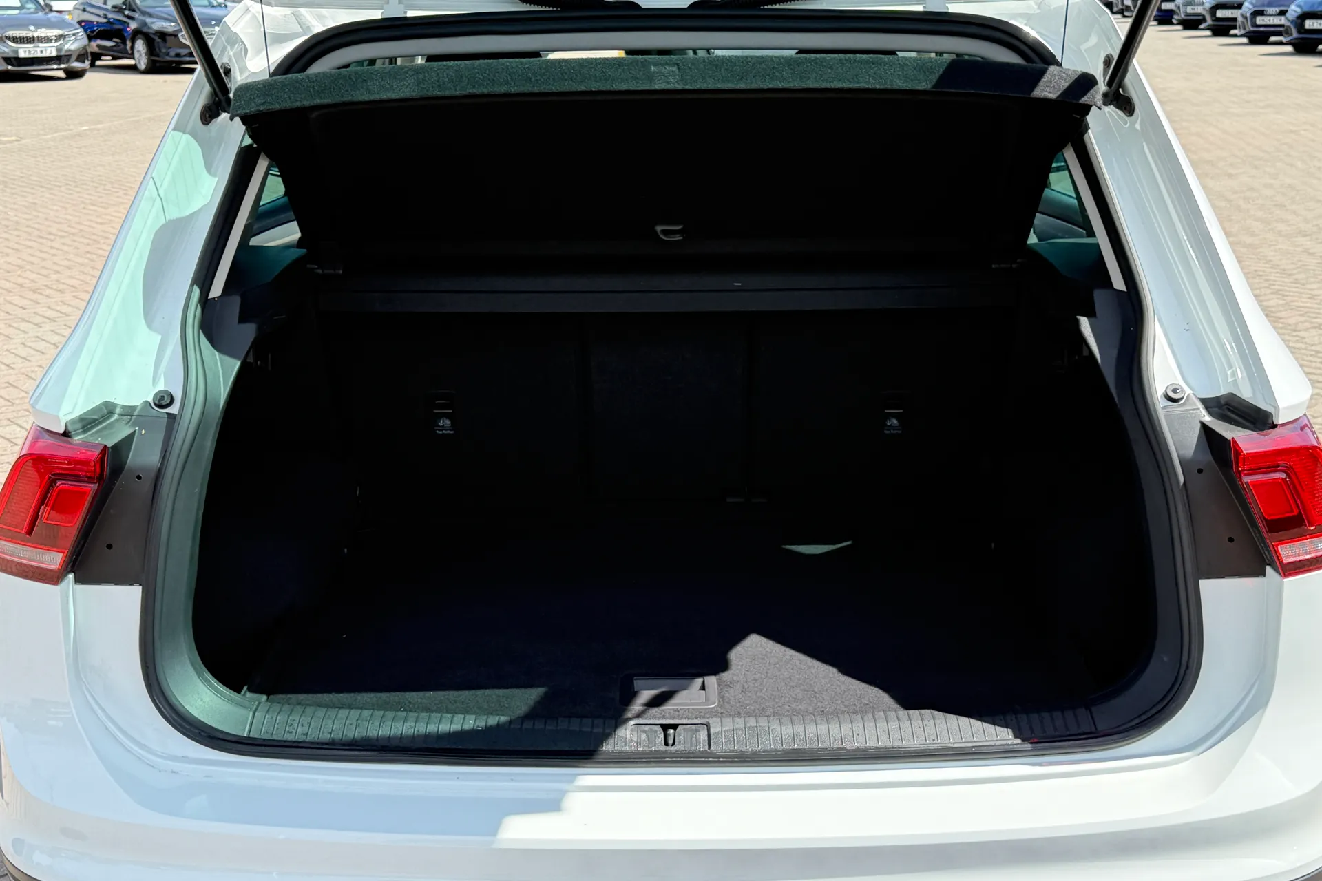 VOLKSWAGEN TIGUAN thumbnail image number 29