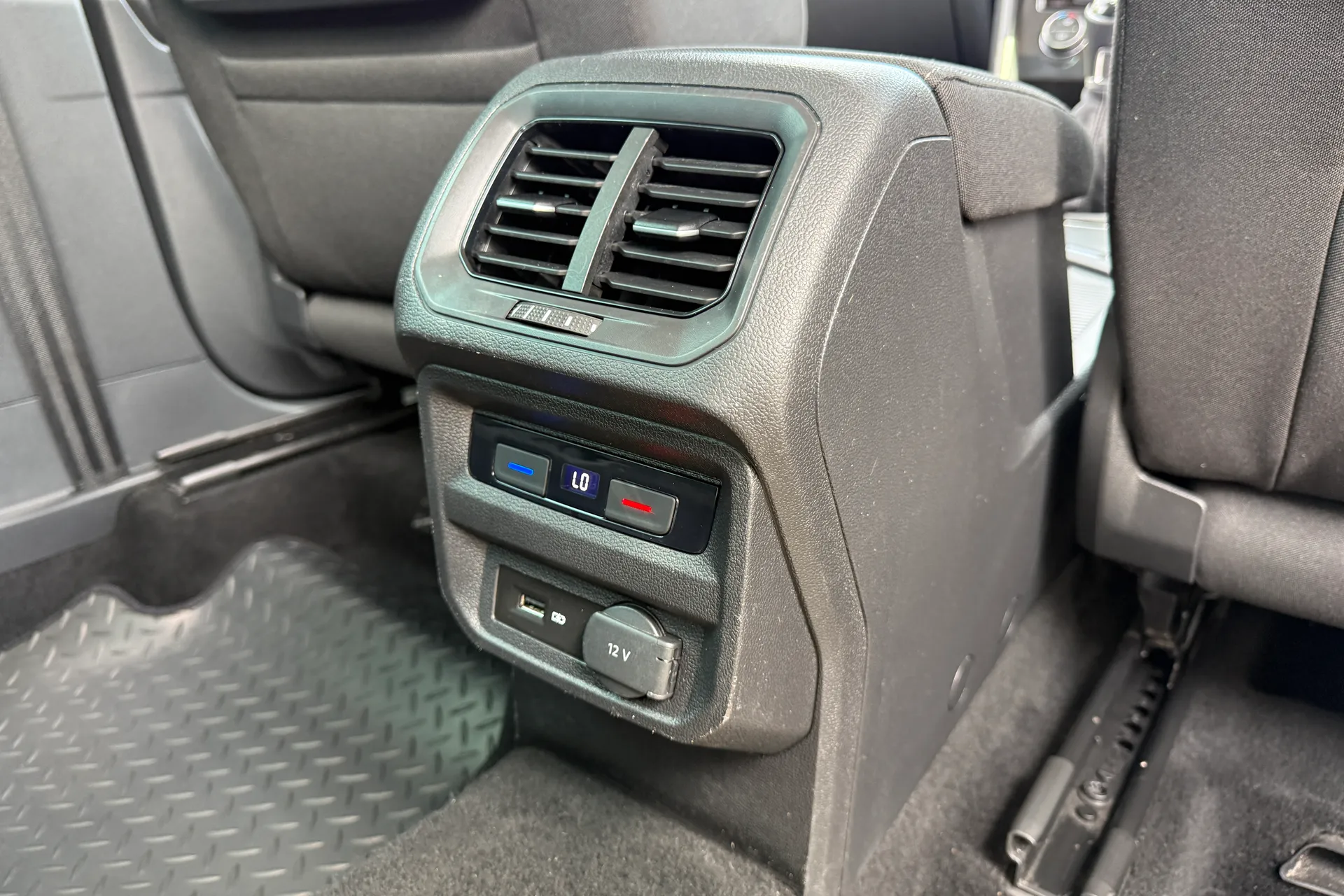 VOLKSWAGEN TIGUAN thumbnail image number 43