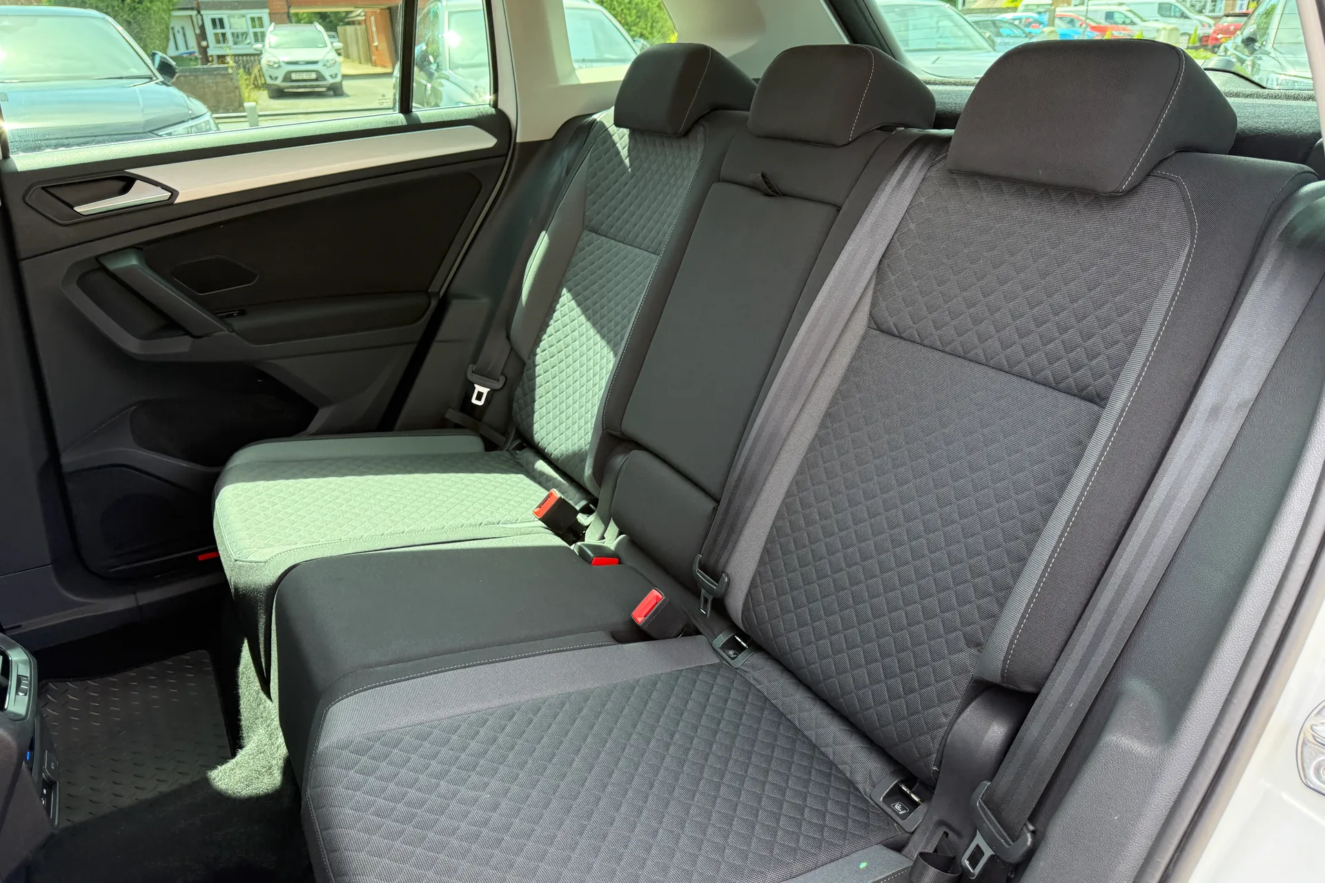 VOLKSWAGEN TIGUAN thumbnail image number 37