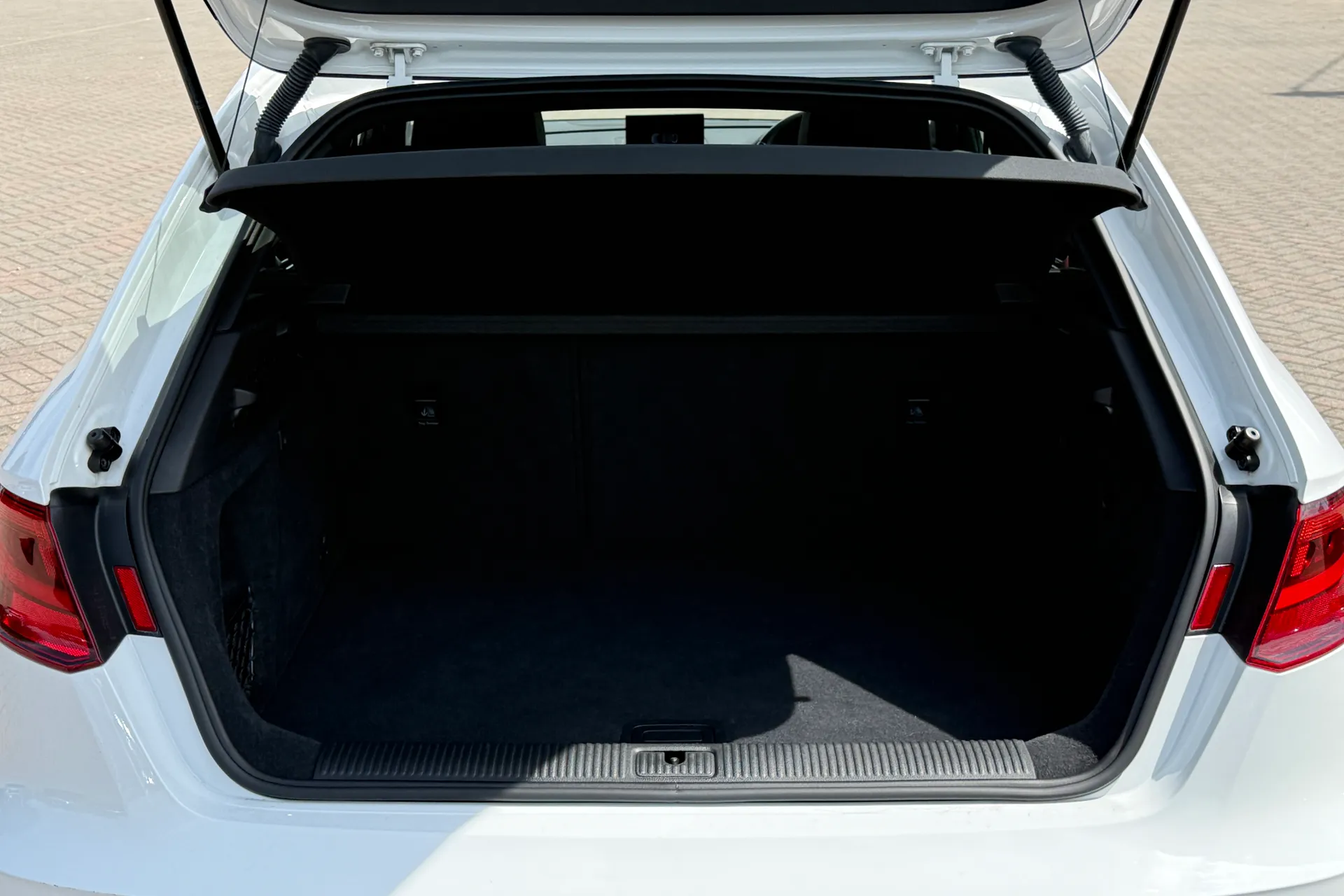 Audi A3 thumbnail image number 37