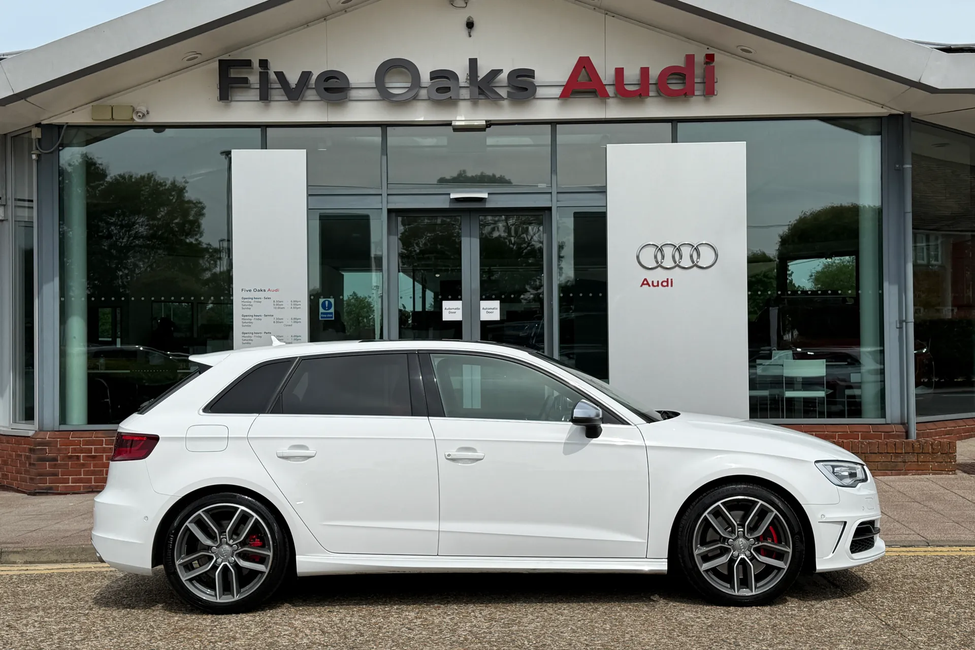 Audi A3 thumbnail image number 2