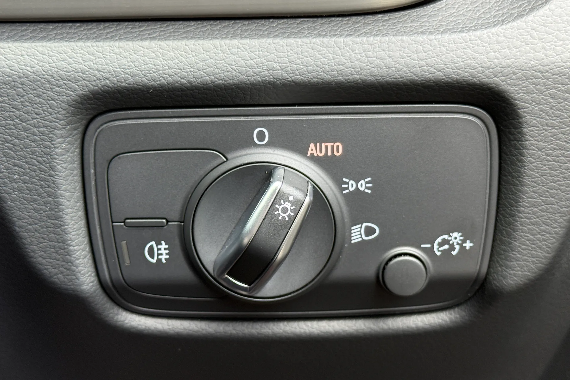 Audi A3 thumbnail image number 23