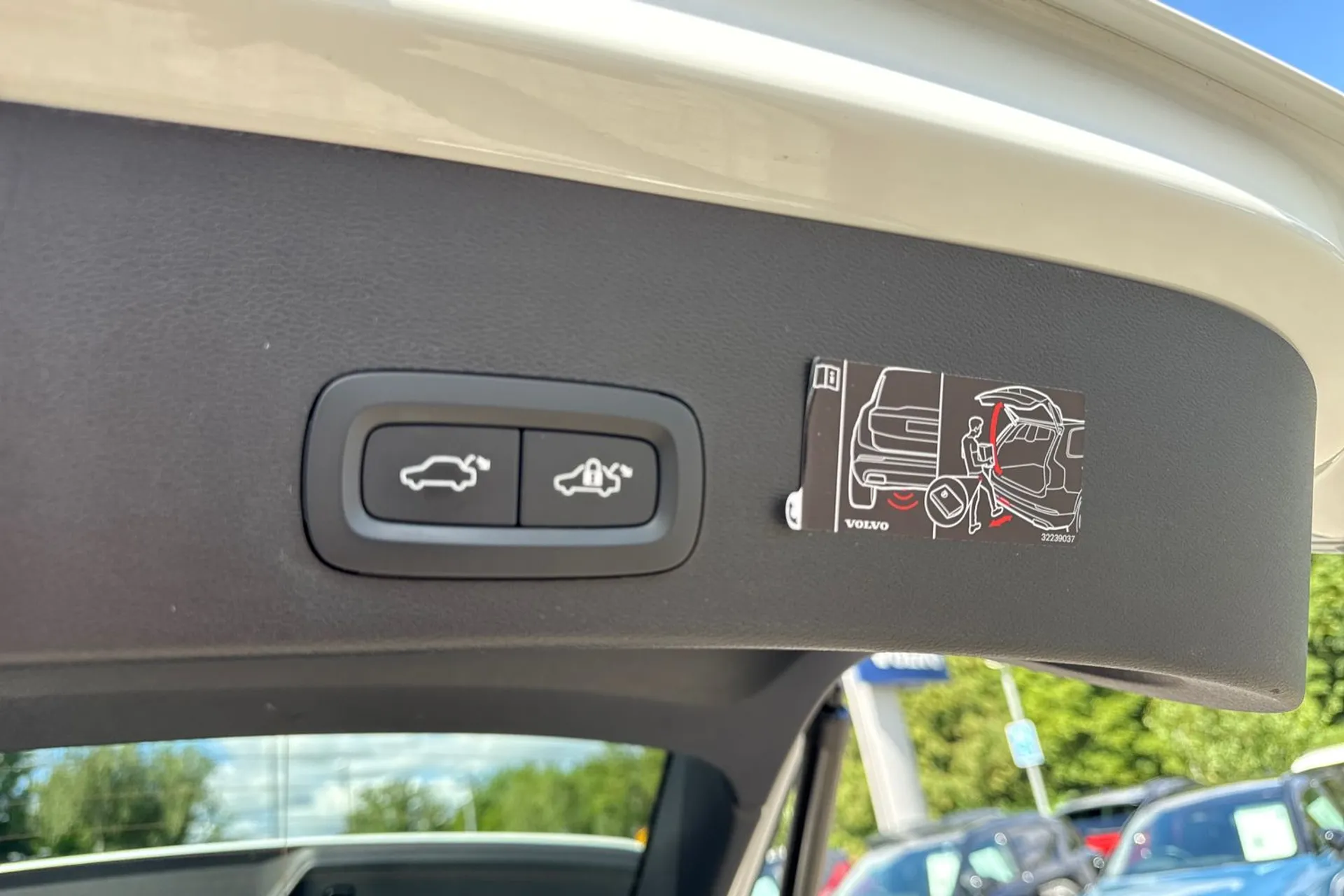 Volvo XC40 thumbnail image number 21