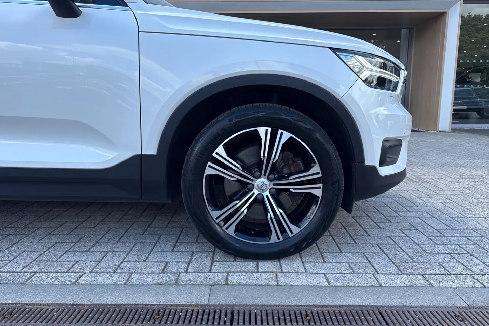 Volvo XC40 thumbnail image number 14
