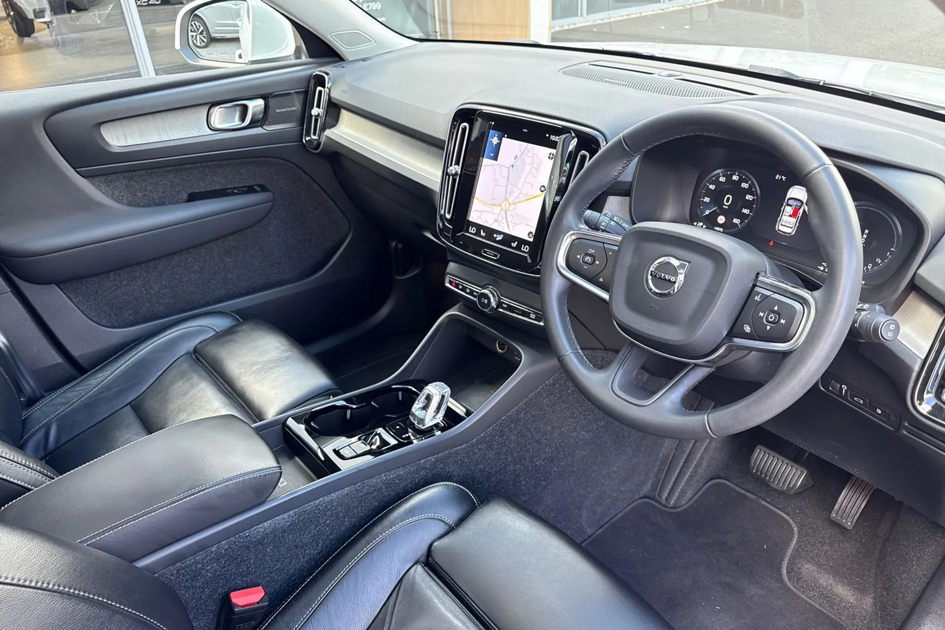 Volvo XC40 thumbnail image number 6