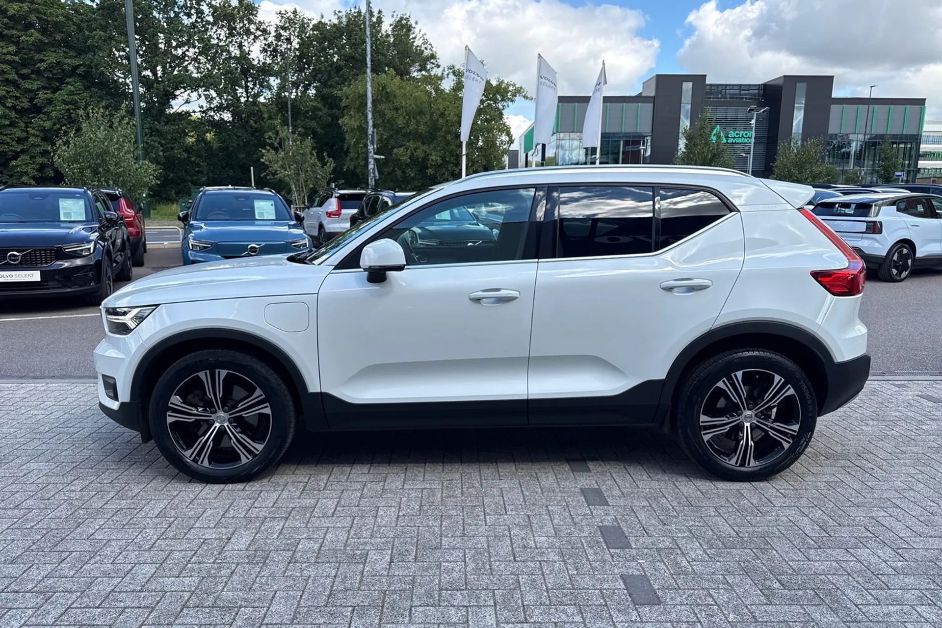 Volvo XC40 thumbnail image number 11