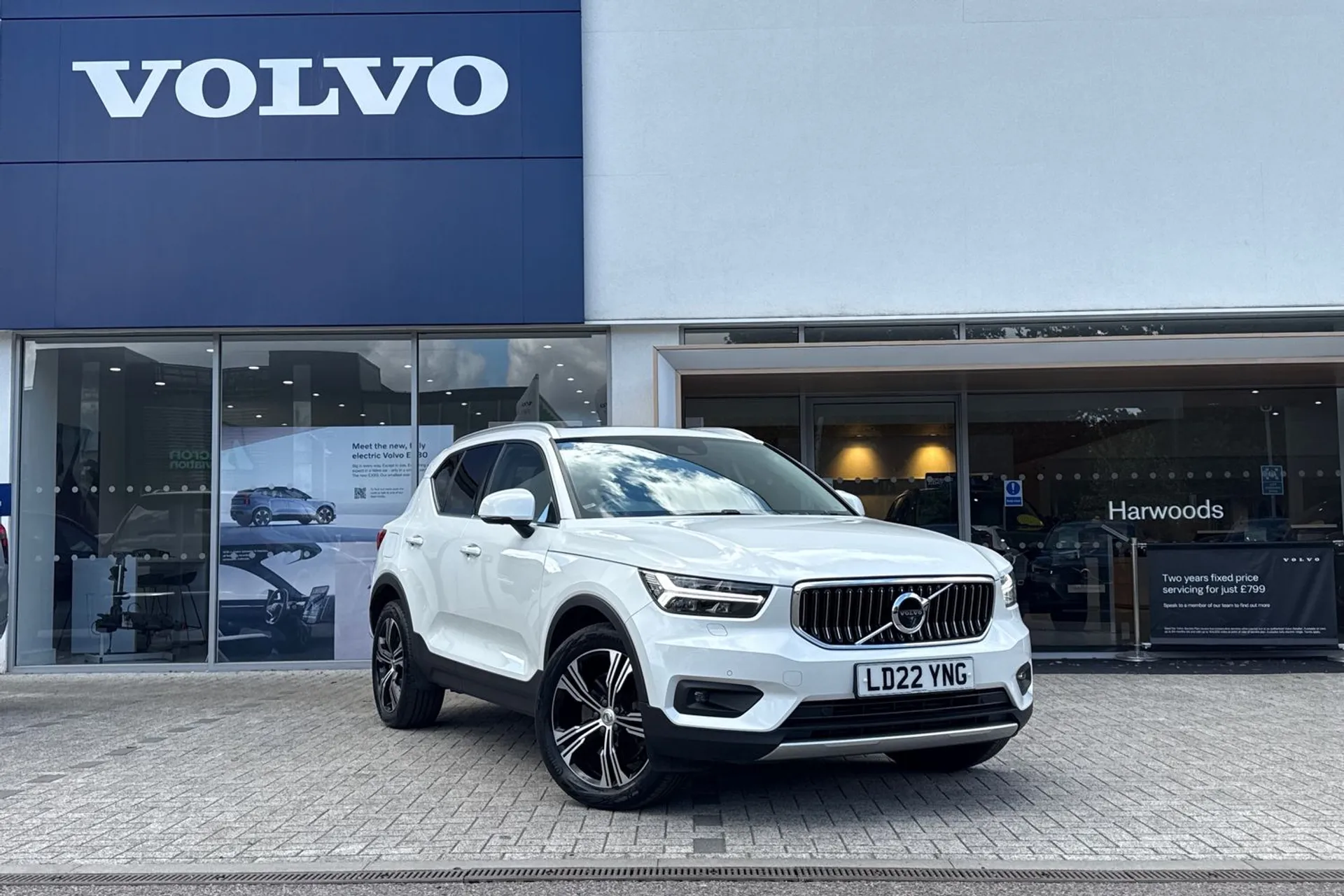 Volvo XC40 focused image