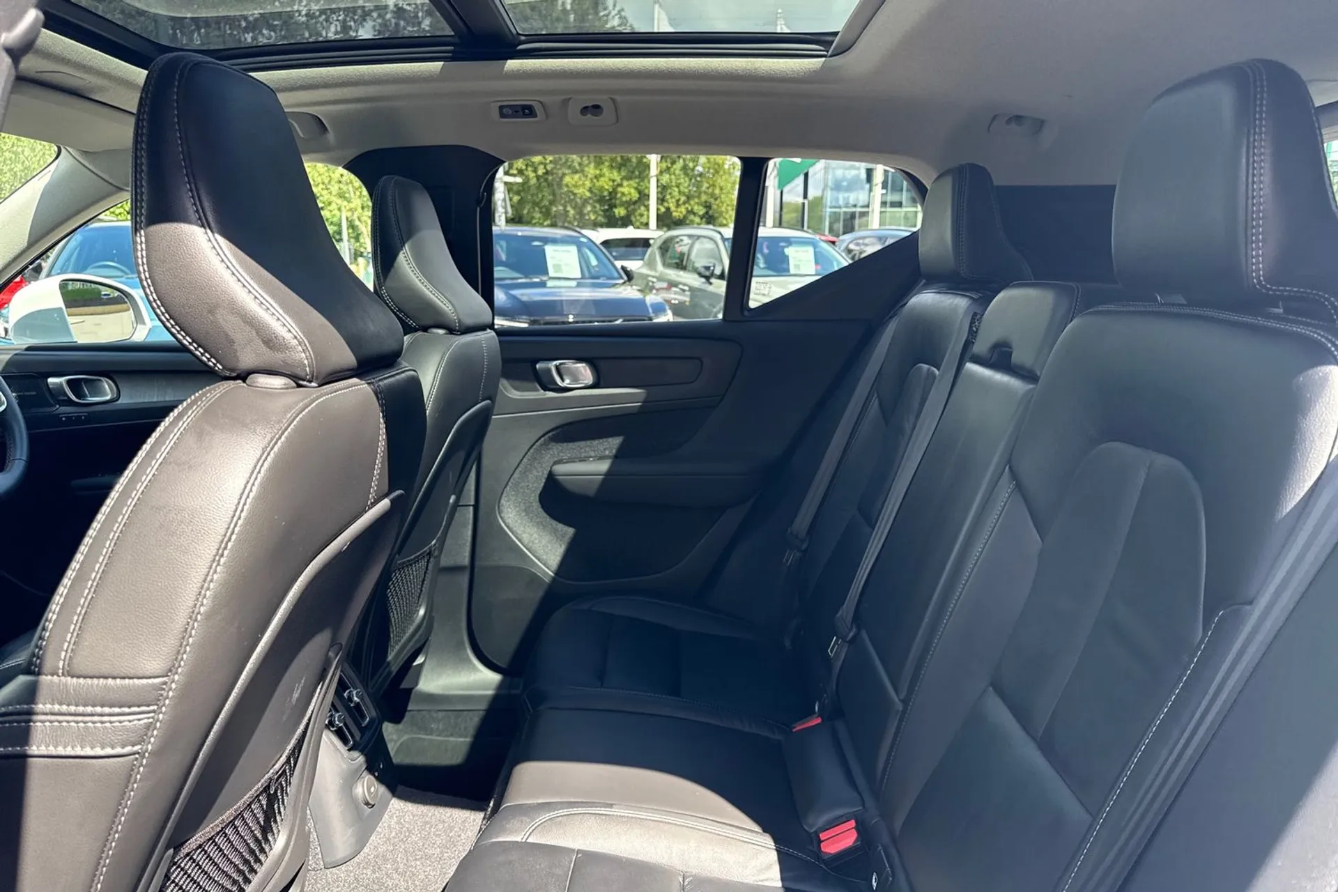 Volvo XC40 thumbnail image number 30