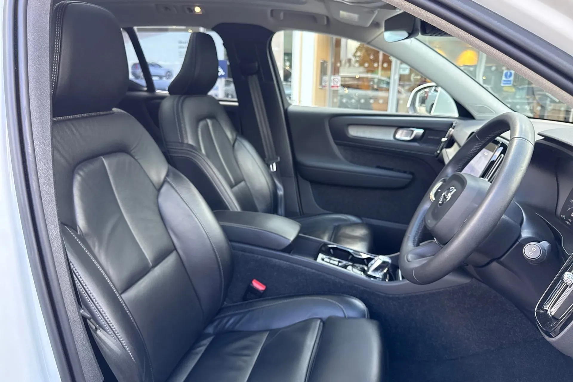 Volvo XC40 thumbnail image number 26