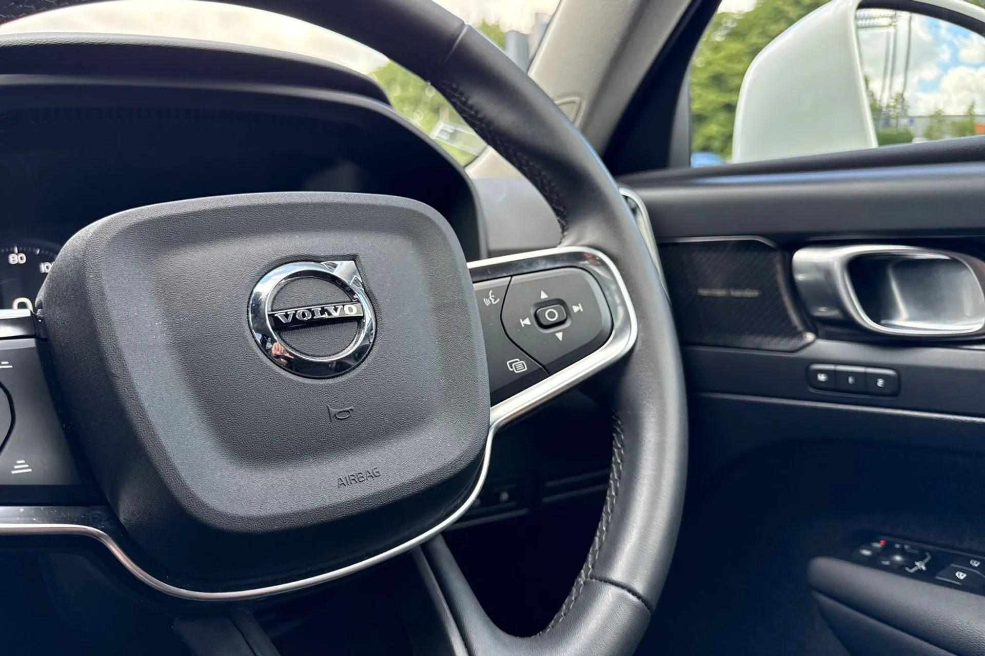 Volvo XC40 thumbnail image number 37