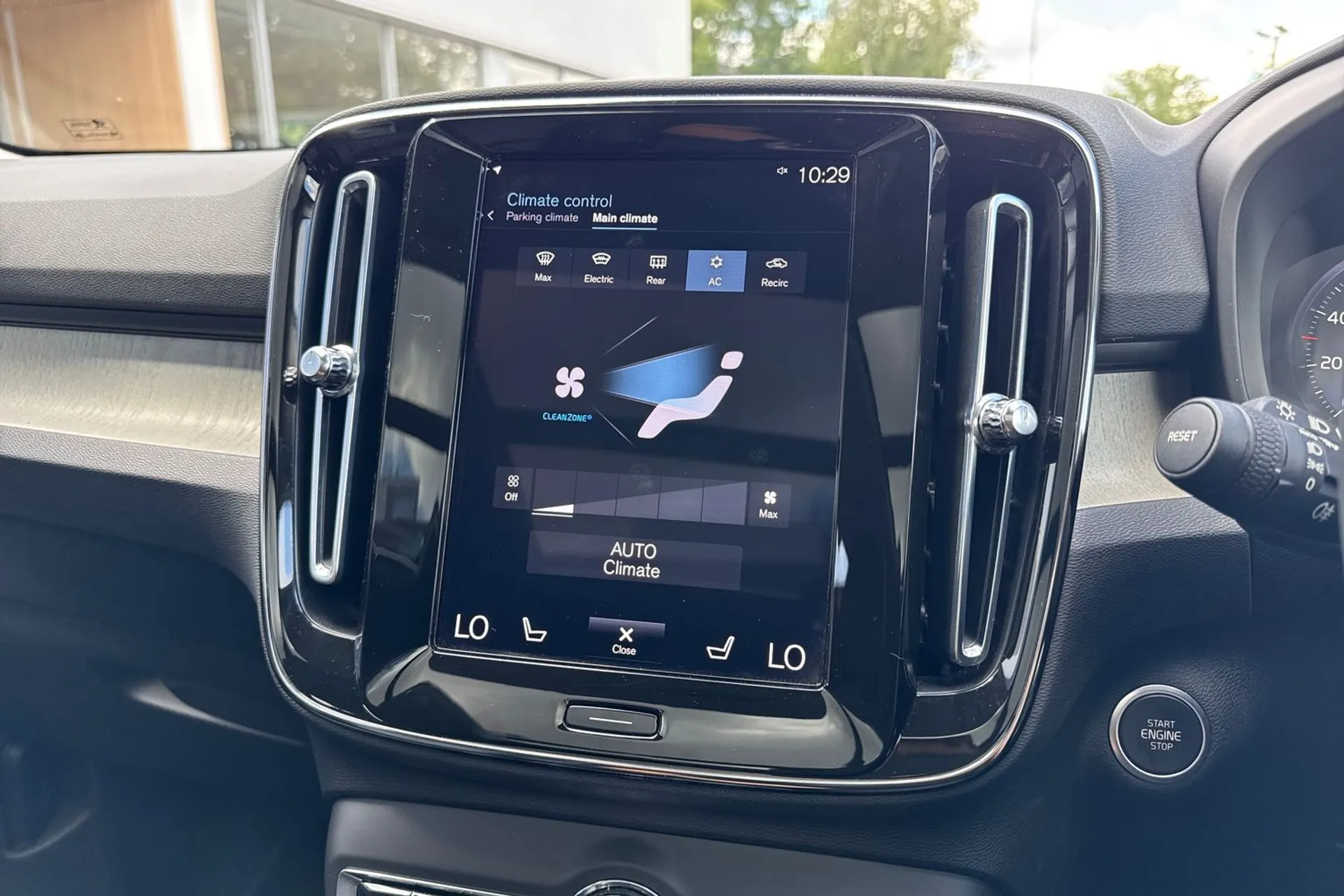 Volvo XC40 thumbnail image number 39