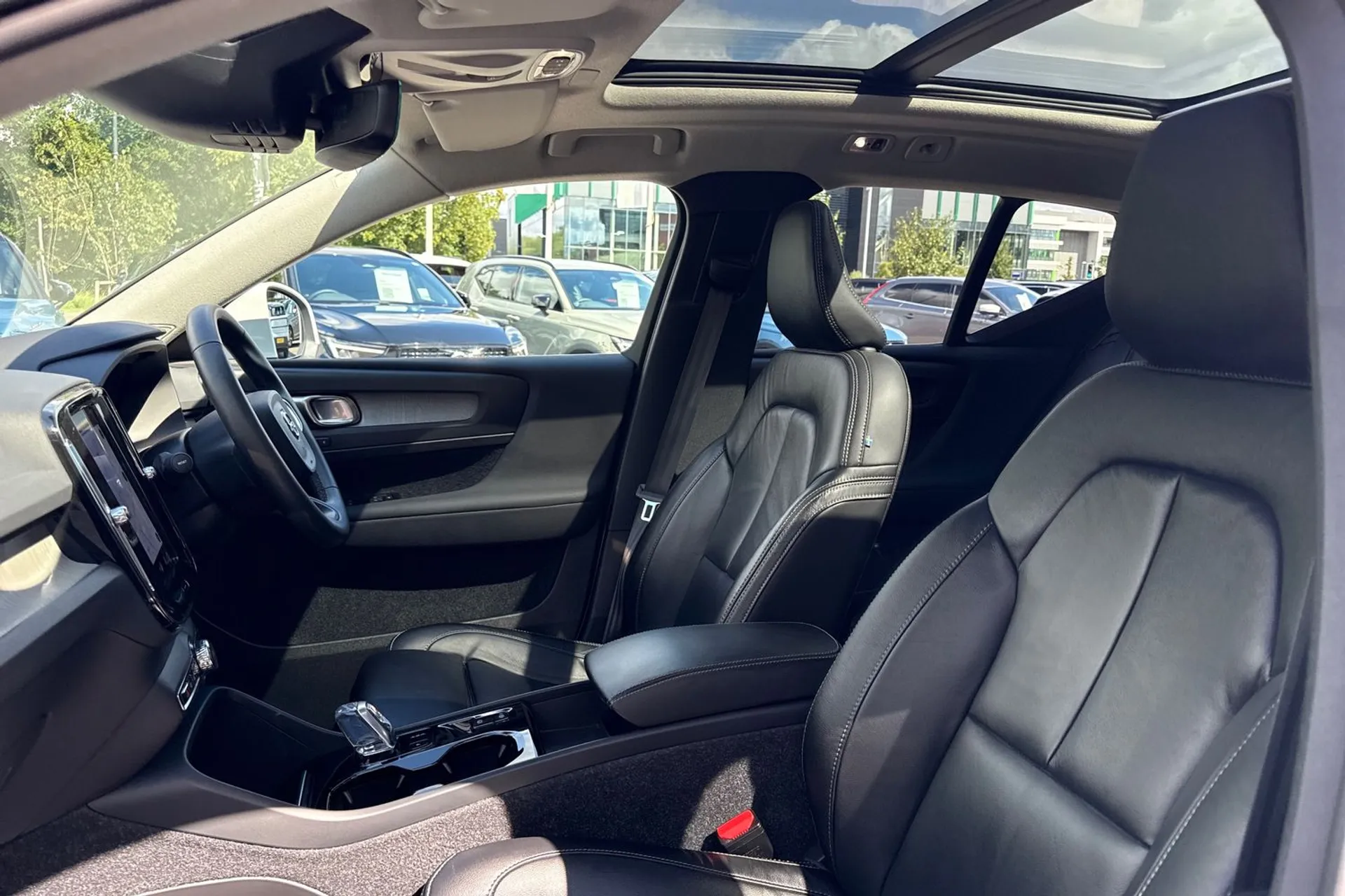 Volvo XC40 thumbnail image number 28