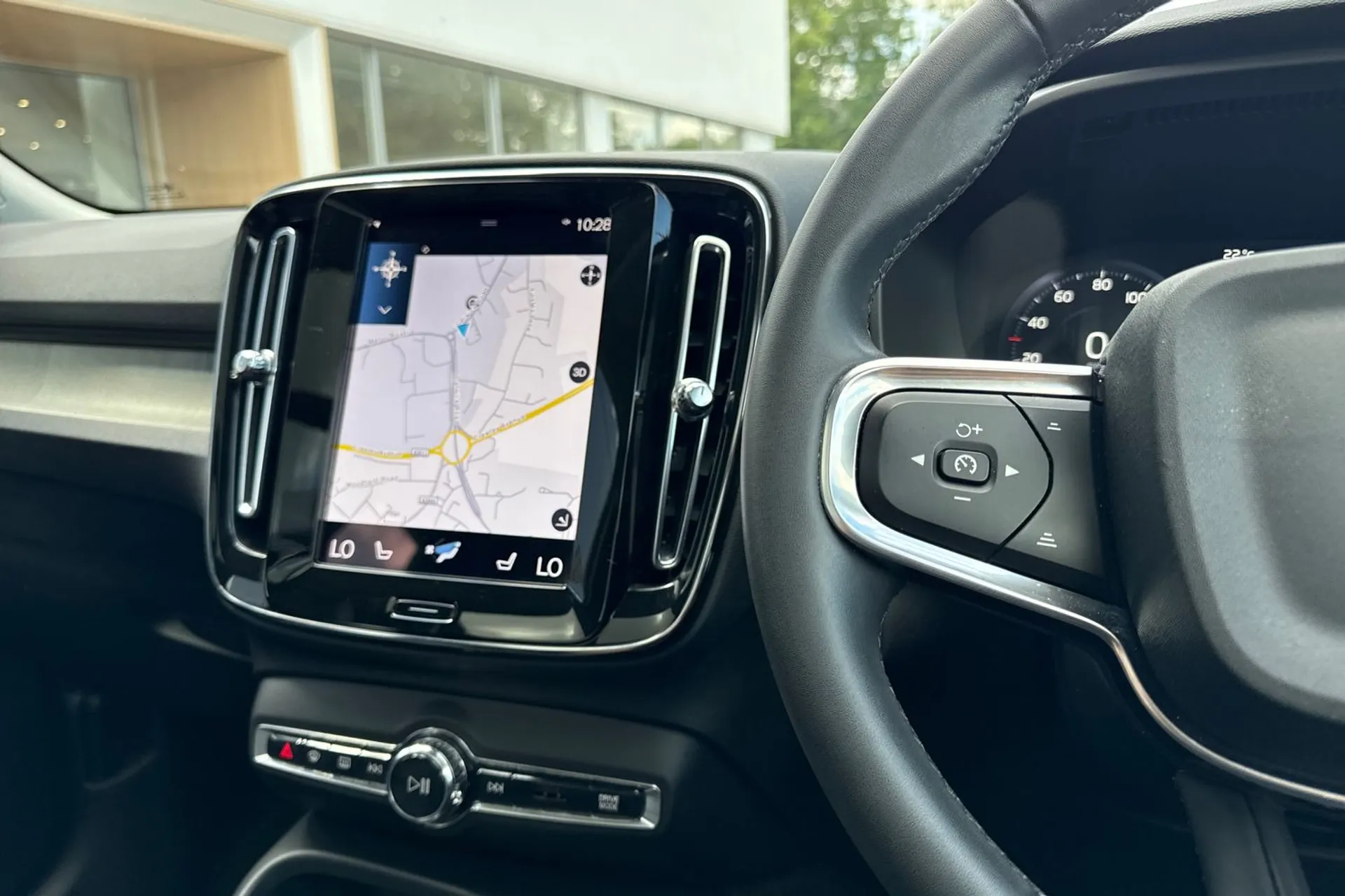 Volvo XC40 thumbnail image number 36