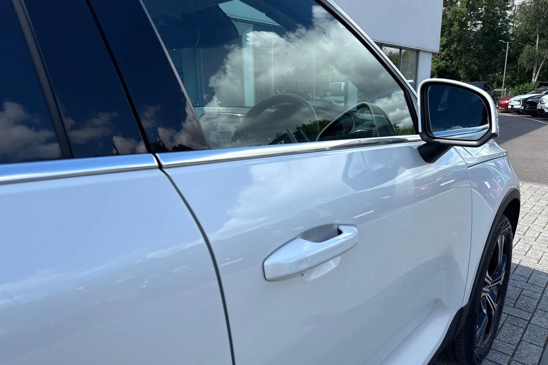 Volvo XC40 thumbnail image number 17