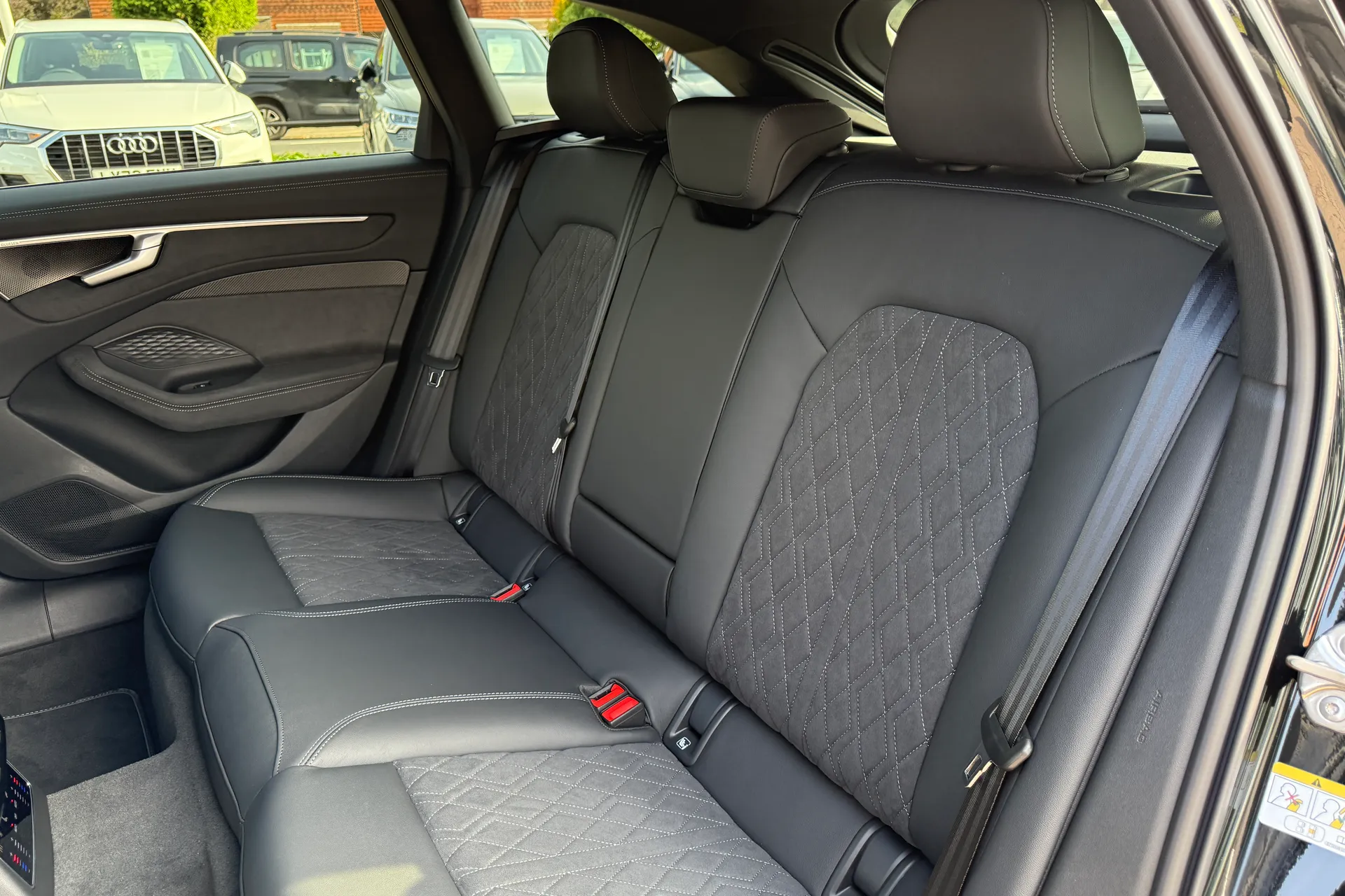 Audi A6 thumbnail image number 51