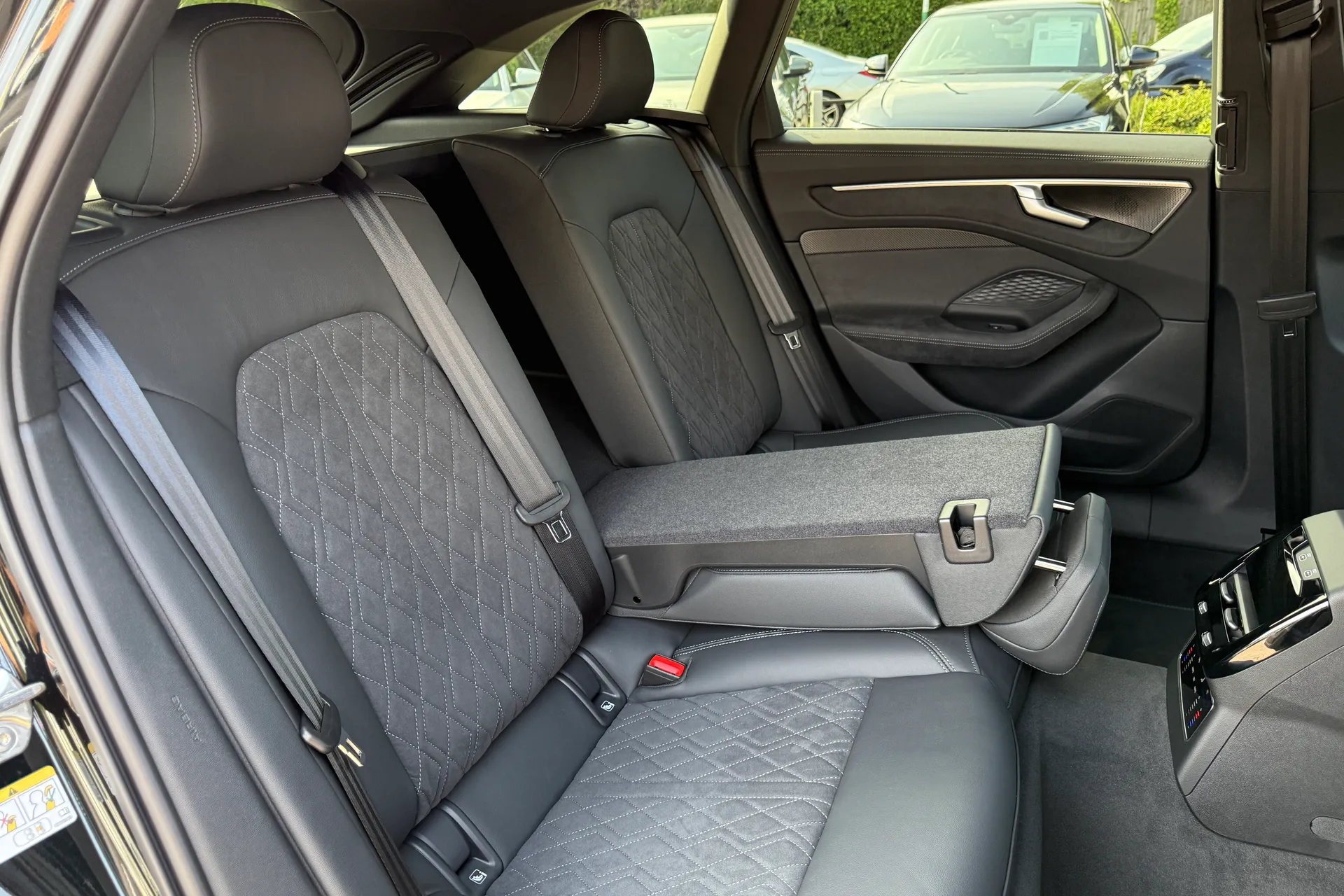 Audi A6 thumbnail image number 55