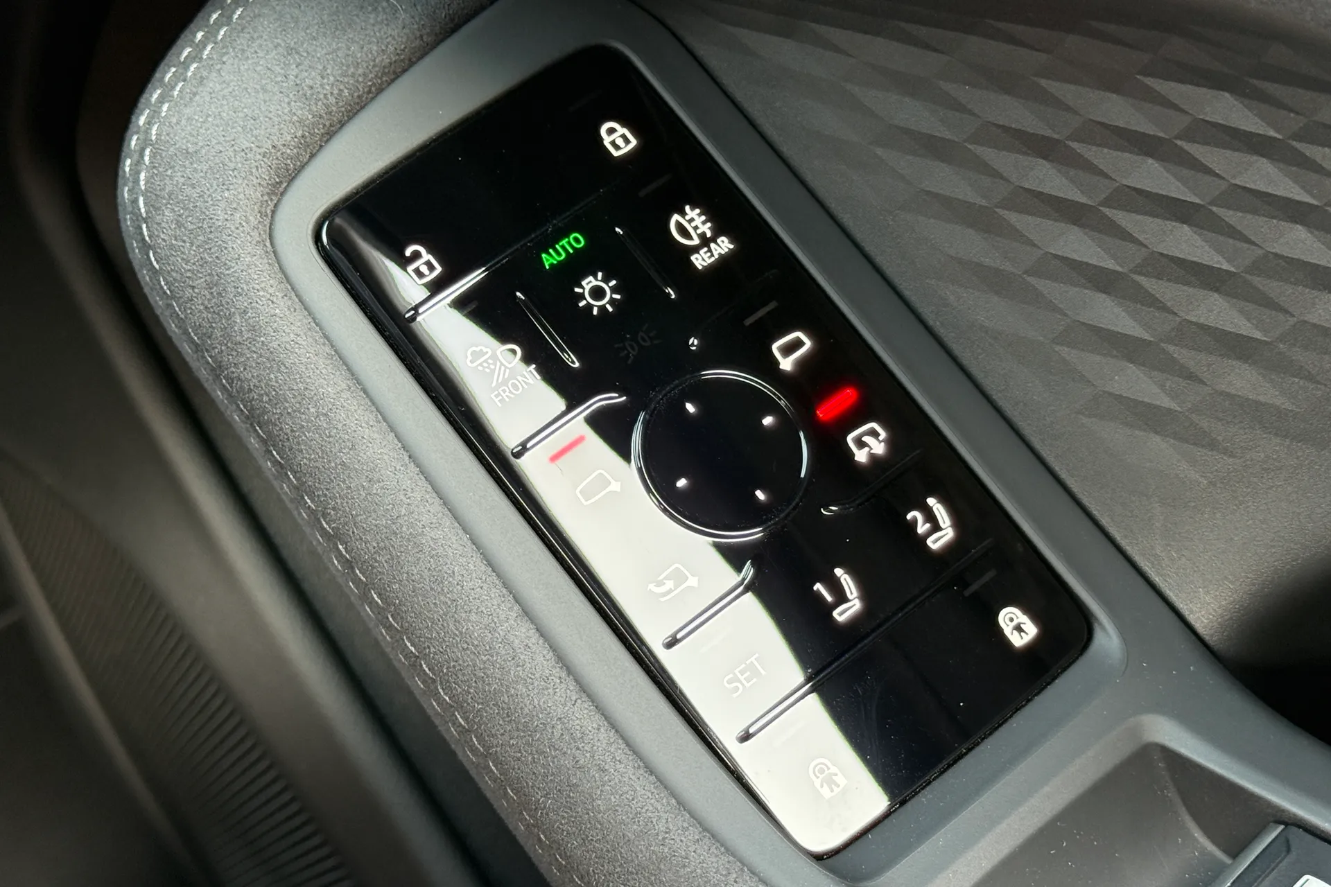 Audi A6 thumbnail image number 31