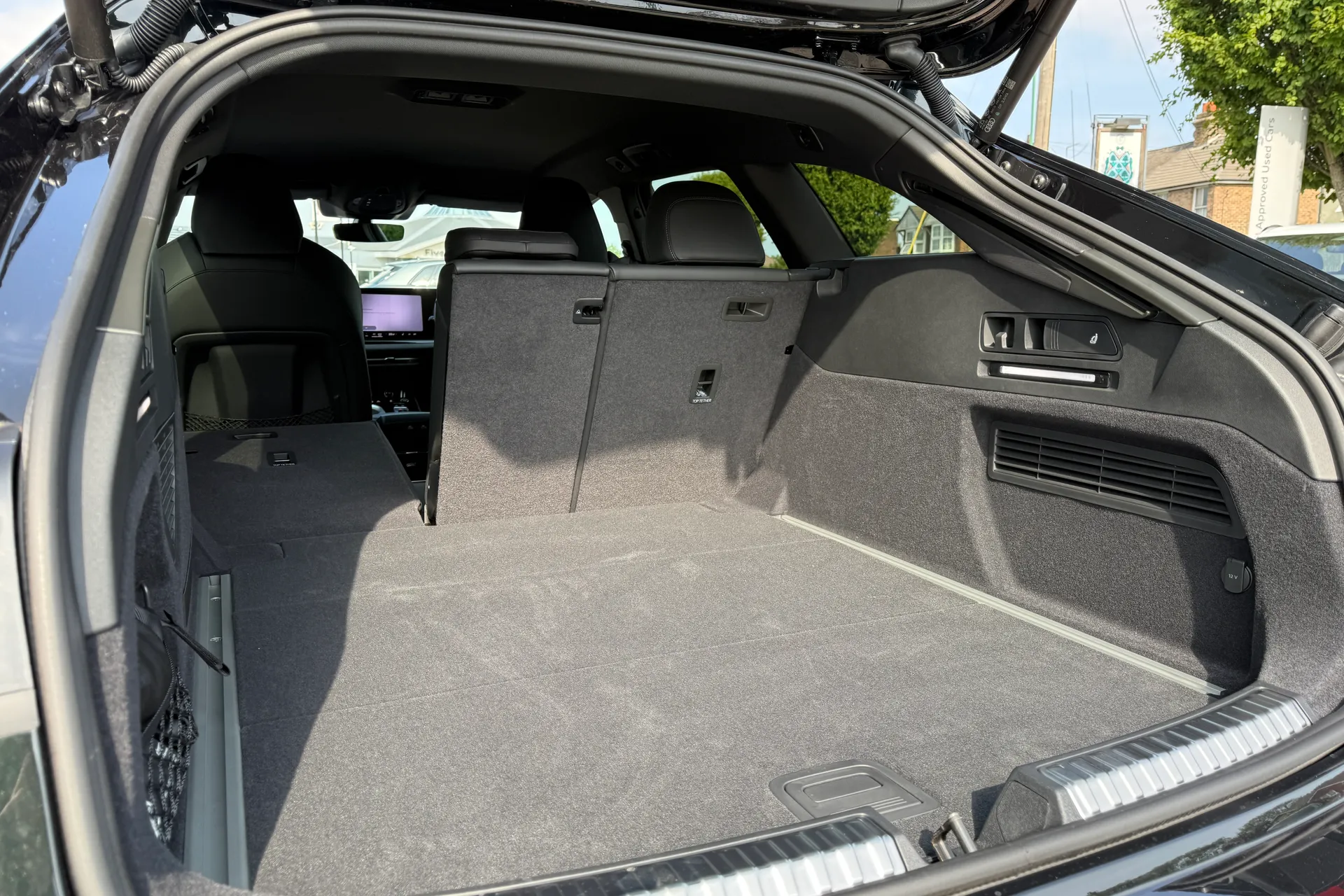 Audi A6 thumbnail image number 44