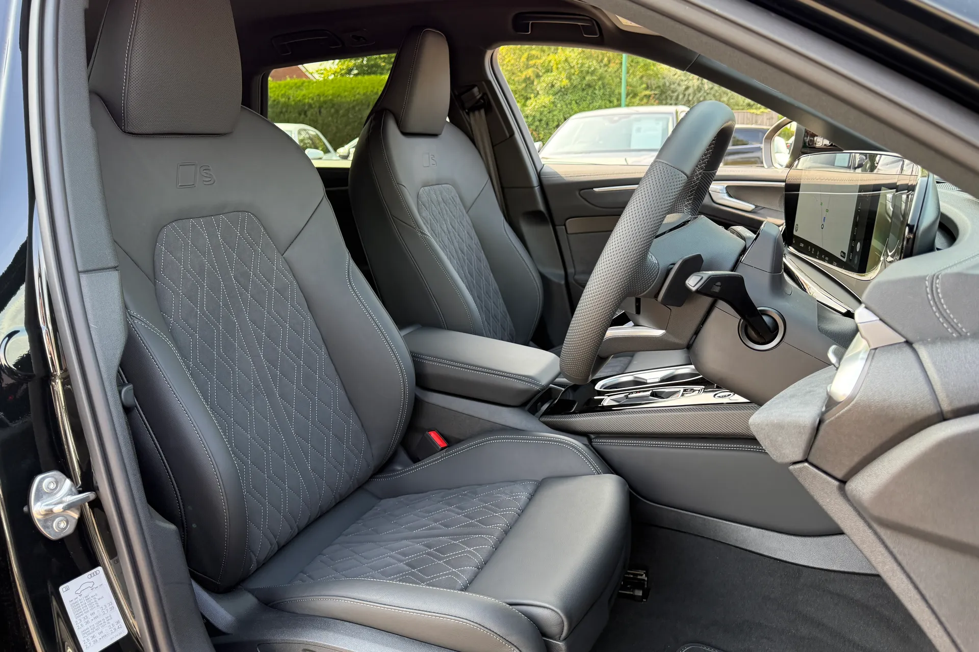 Audi A6 thumbnail image number 35