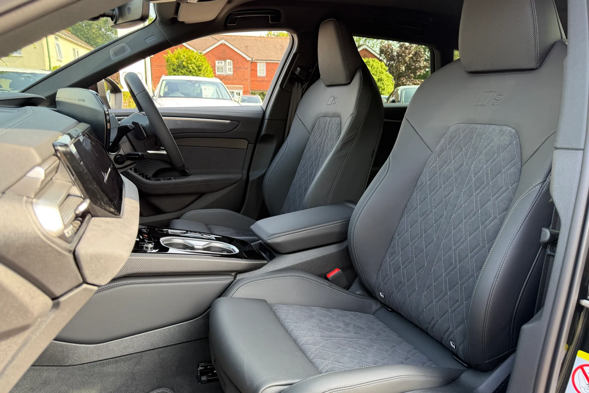 Audi A6 thumbnail image number 38
