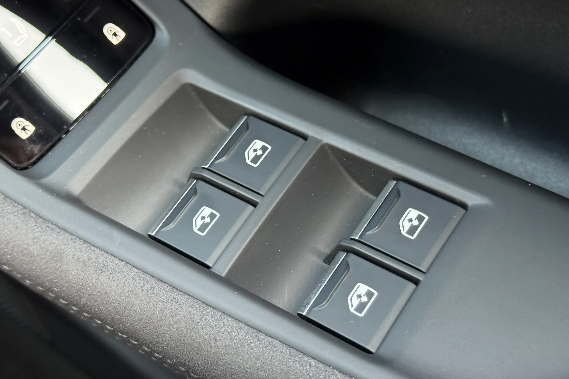 Audi A6 thumbnail image number 27
