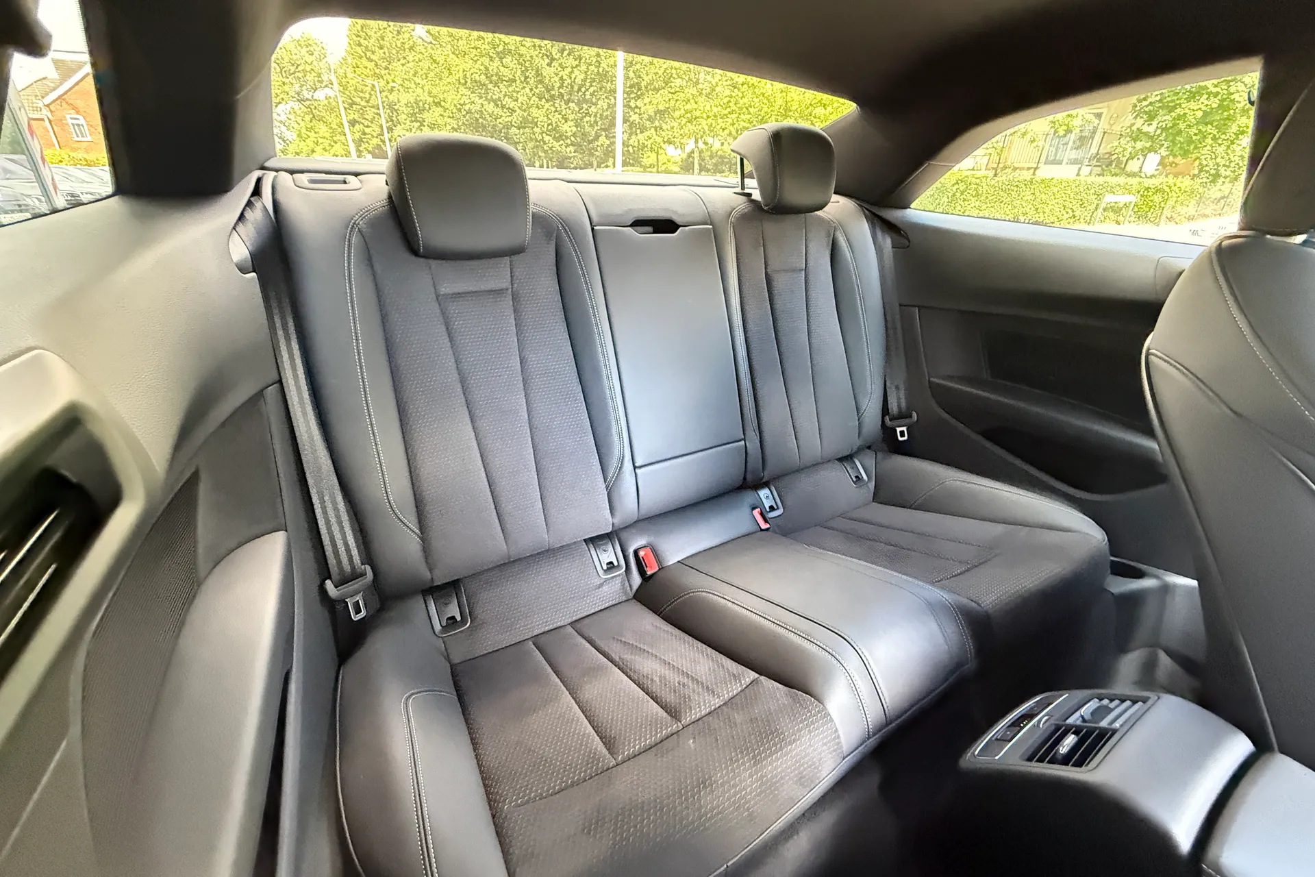 Audi A5 thumbnail image number 36