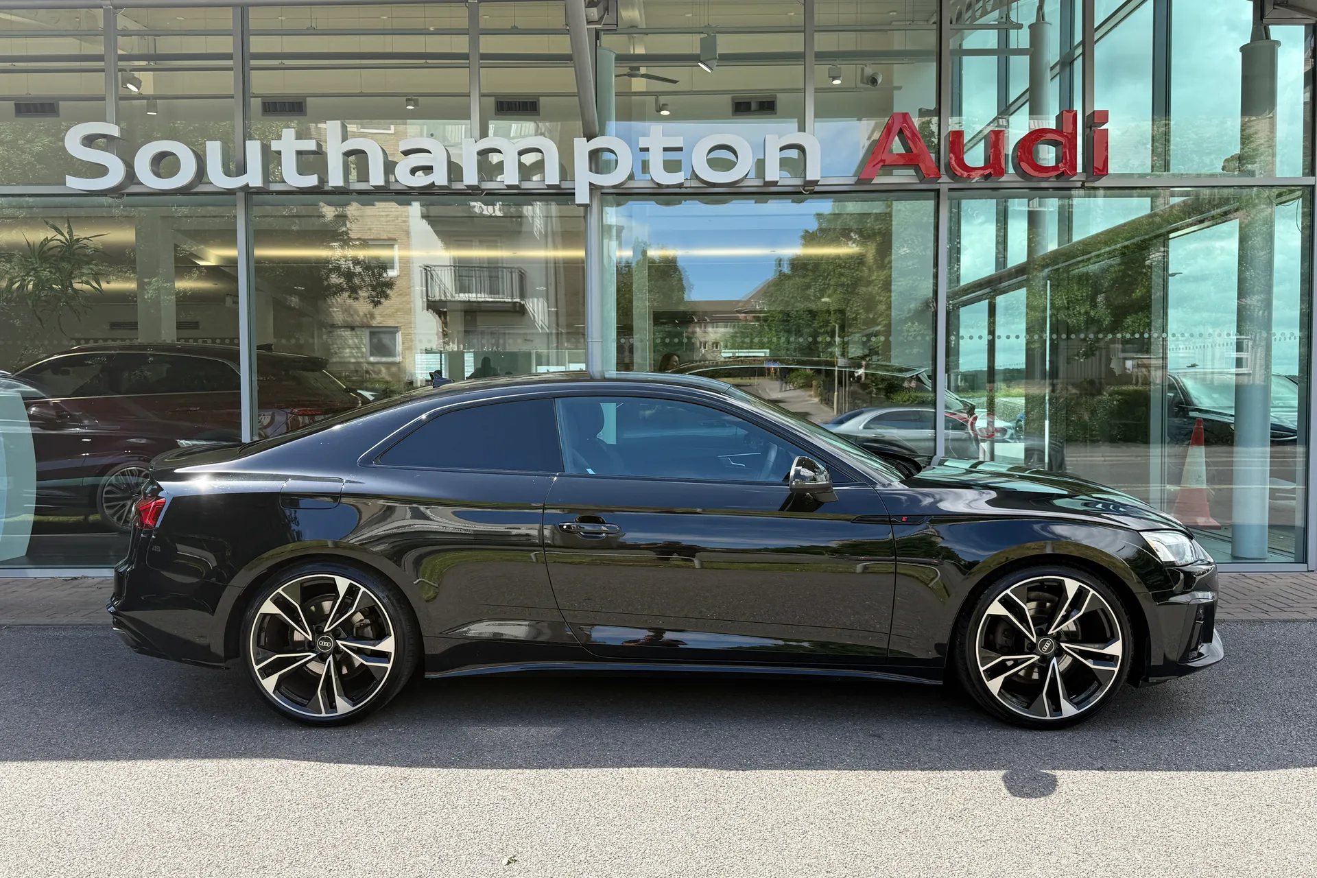 Audi A5 thumbnail image number 2