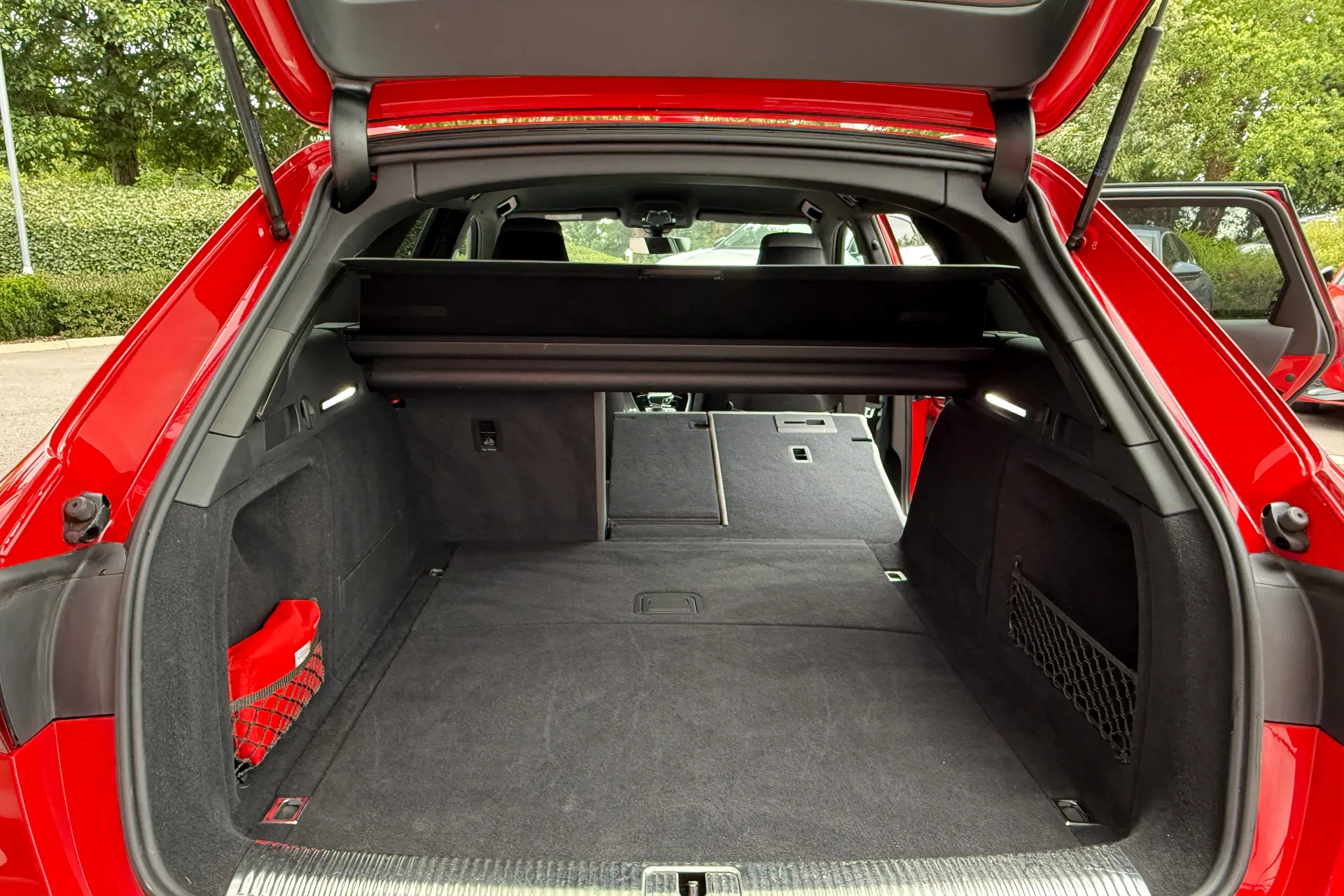Audi A4 thumbnail image number 47