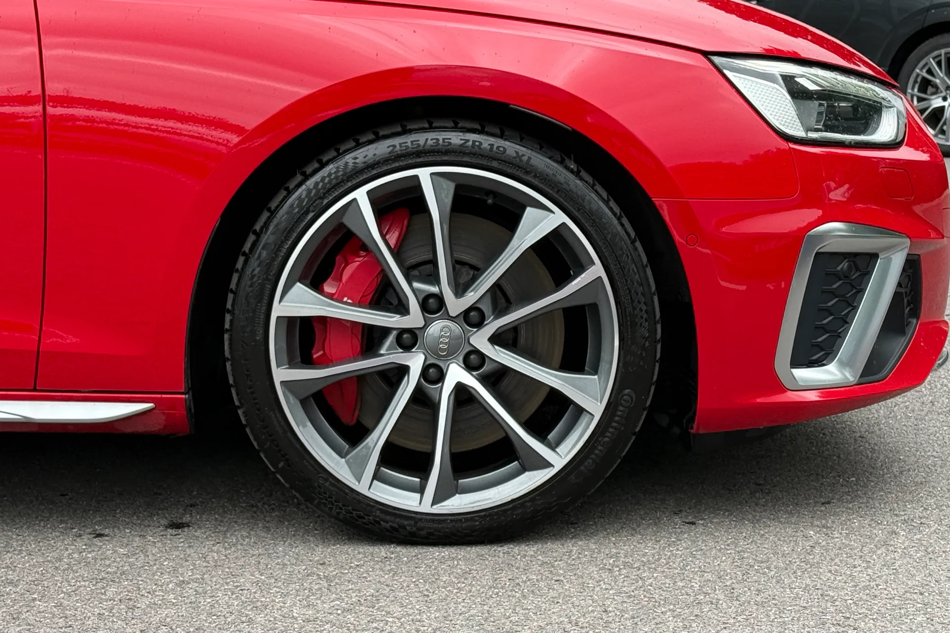 Audi A4 thumbnail image number 36