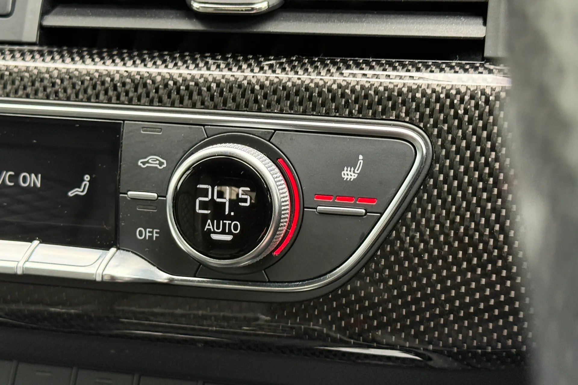 Audi A4 thumbnail image number 28