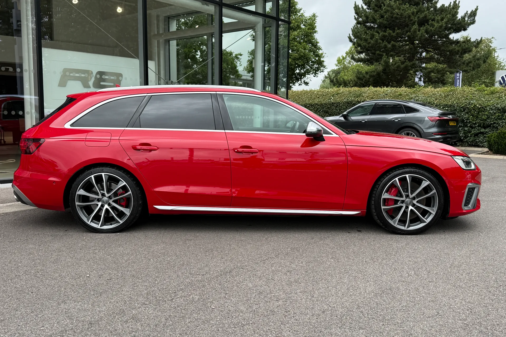 Audi A4 thumbnail image number 2