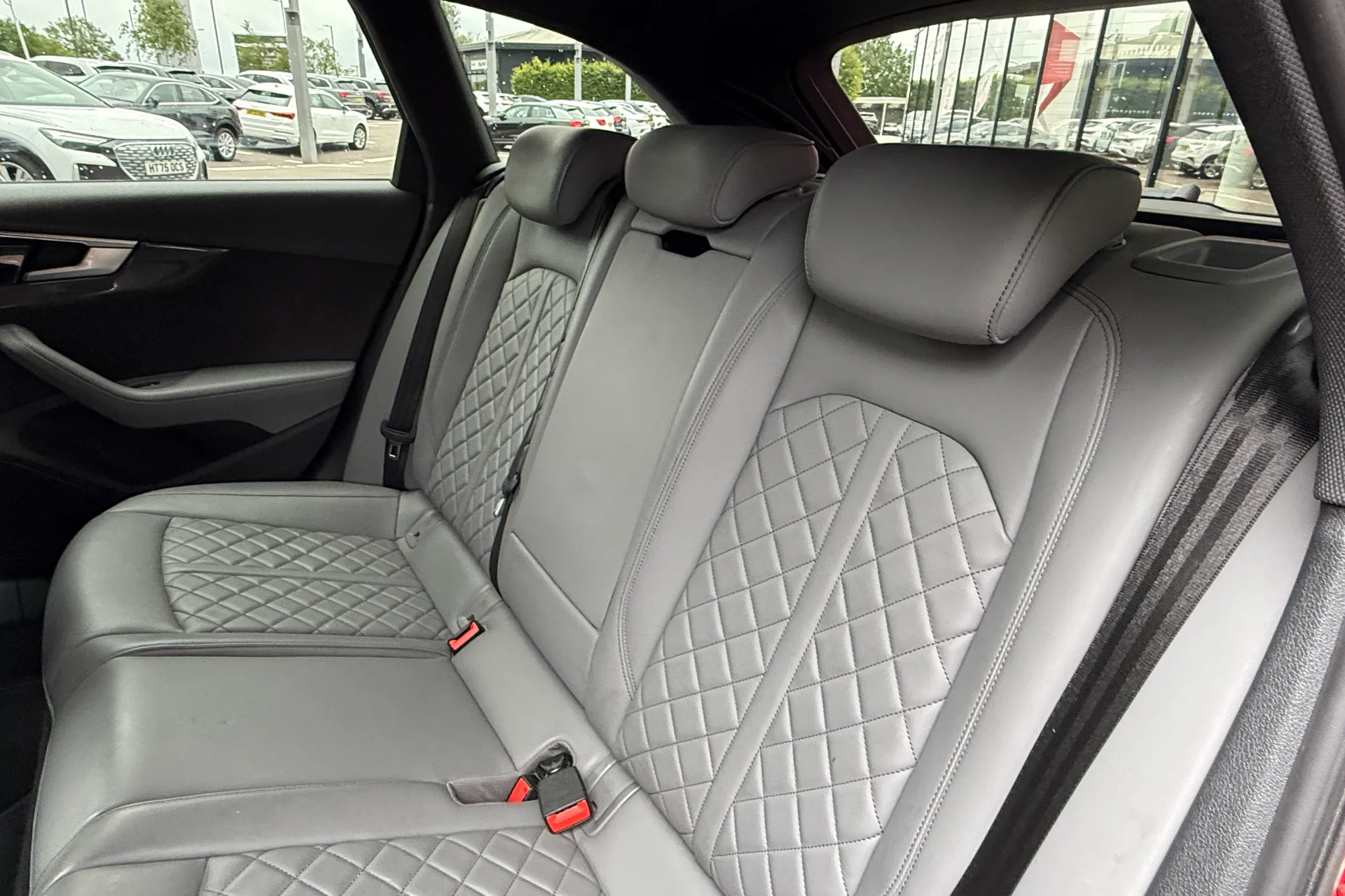 Audi A4 thumbnail image number 51