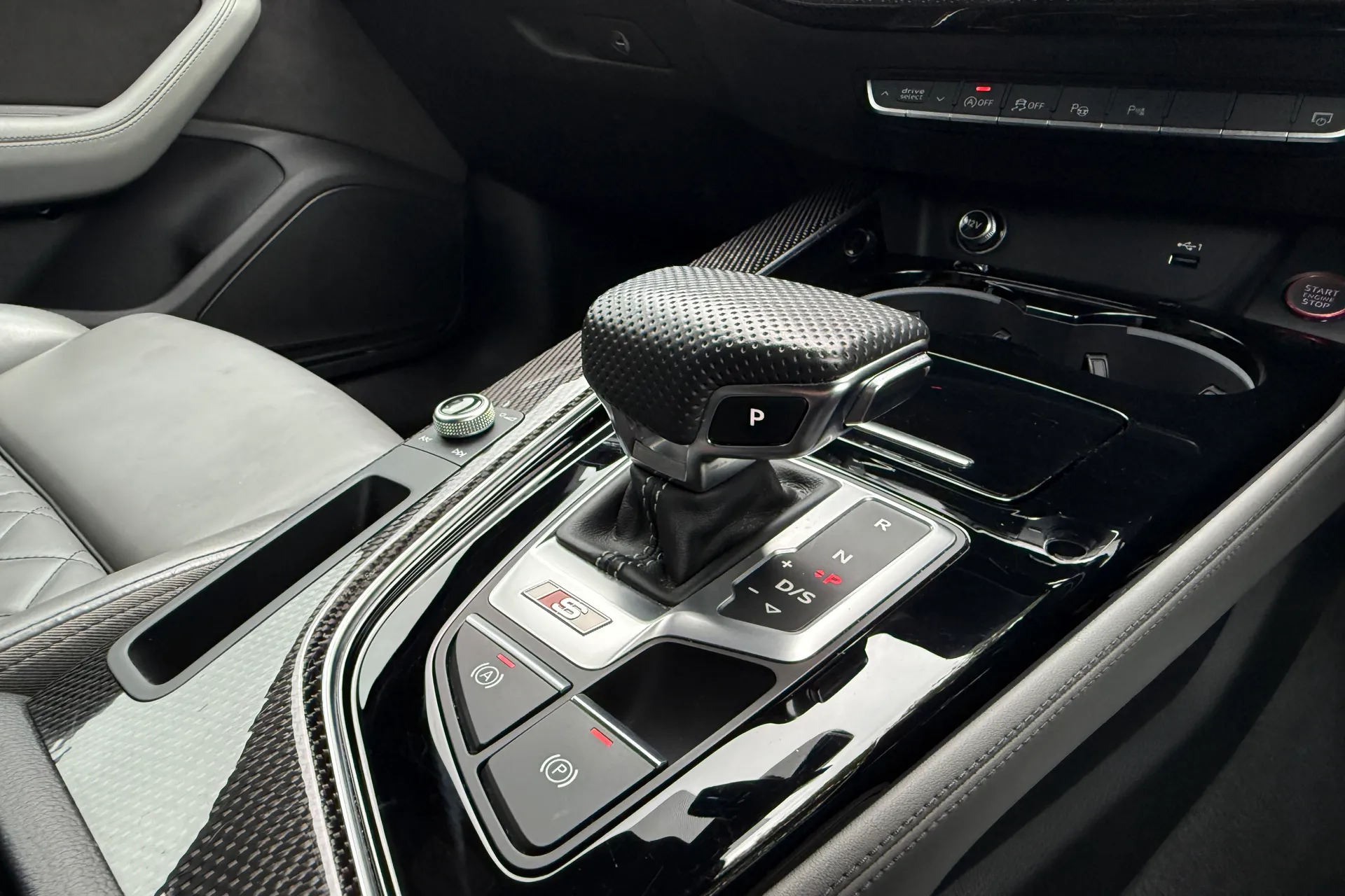 Audi A4 thumbnail image number 16