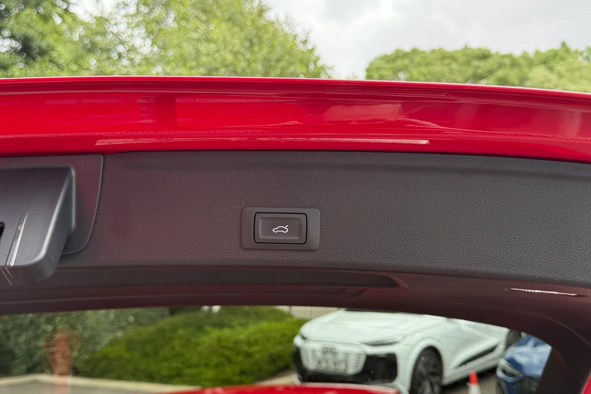 Audi A4 thumbnail image number 43