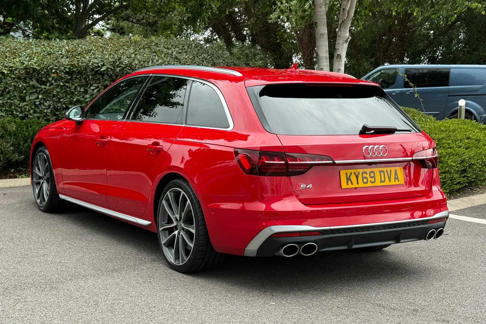 Audi A4 thumbnail image number 23