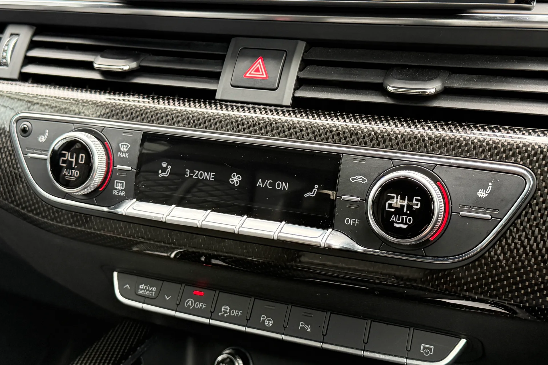 Audi A4 thumbnail image number 20