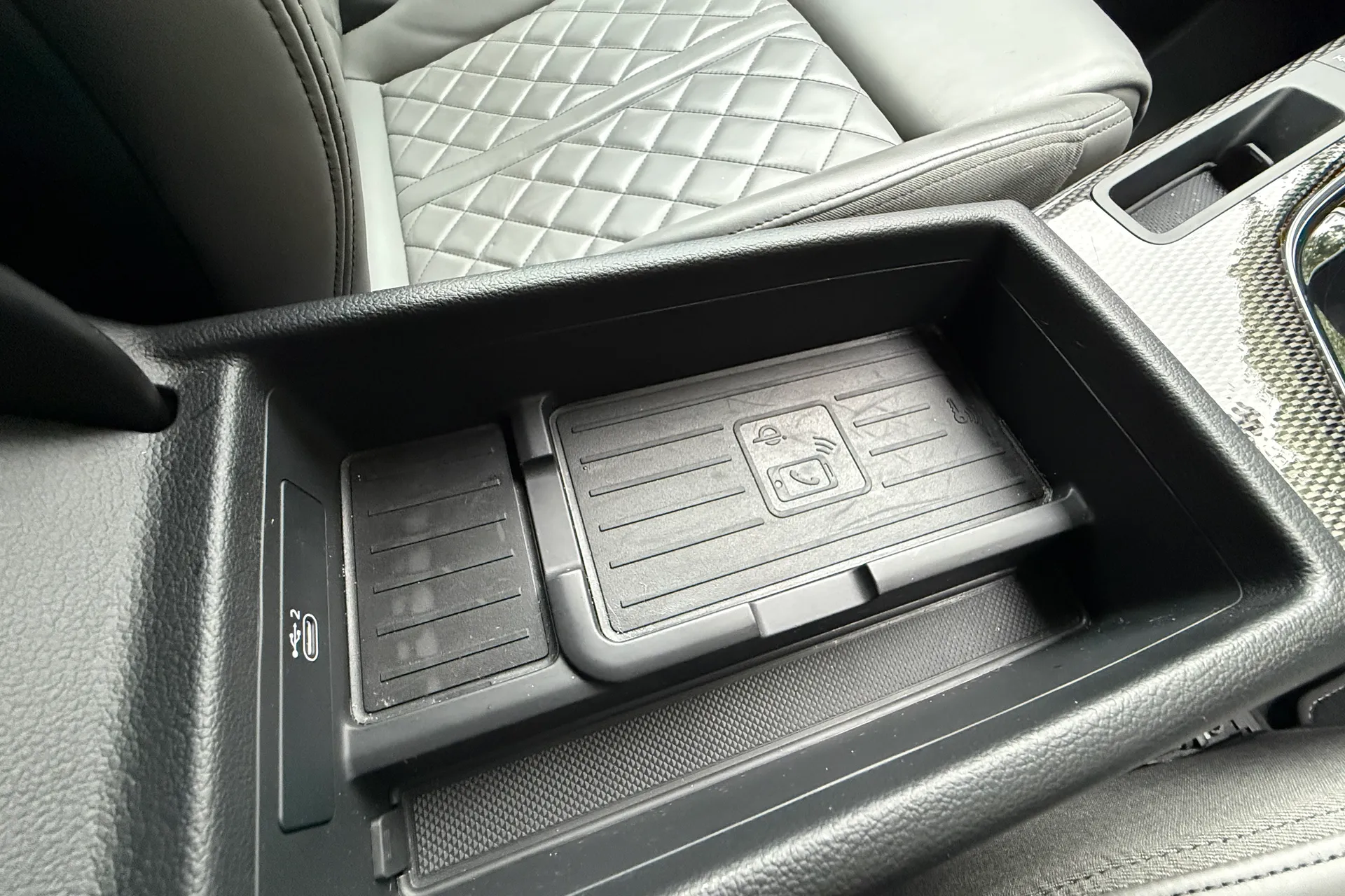 Audi A4 thumbnail image number 26