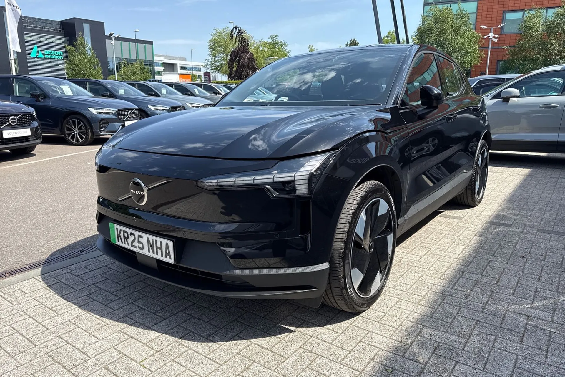 Volvo EX30 thumbnail image number 12