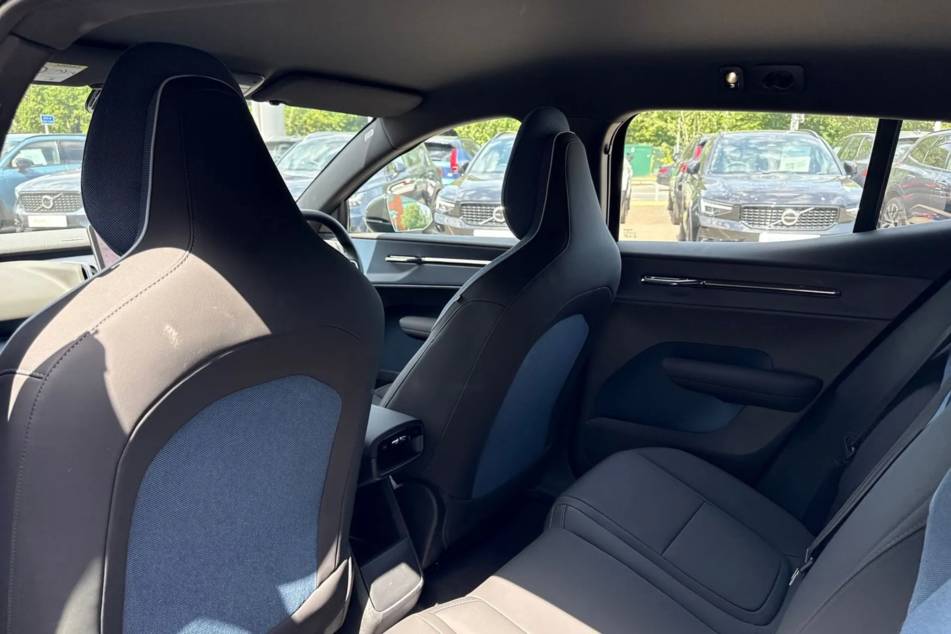 Volvo EX30 thumbnail image number 30