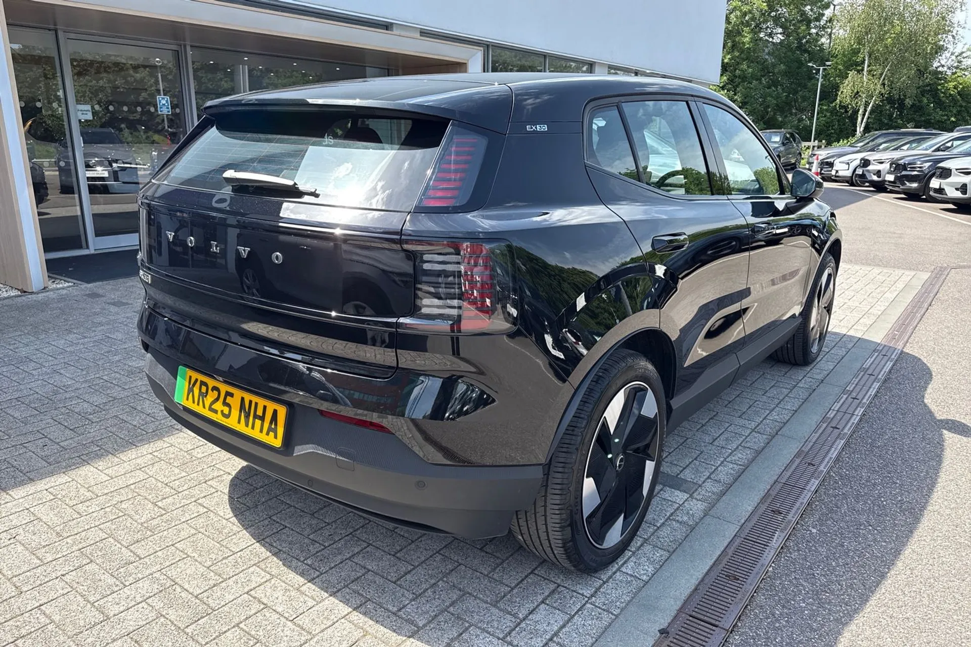 Volvo EX30 thumbnail image number 8